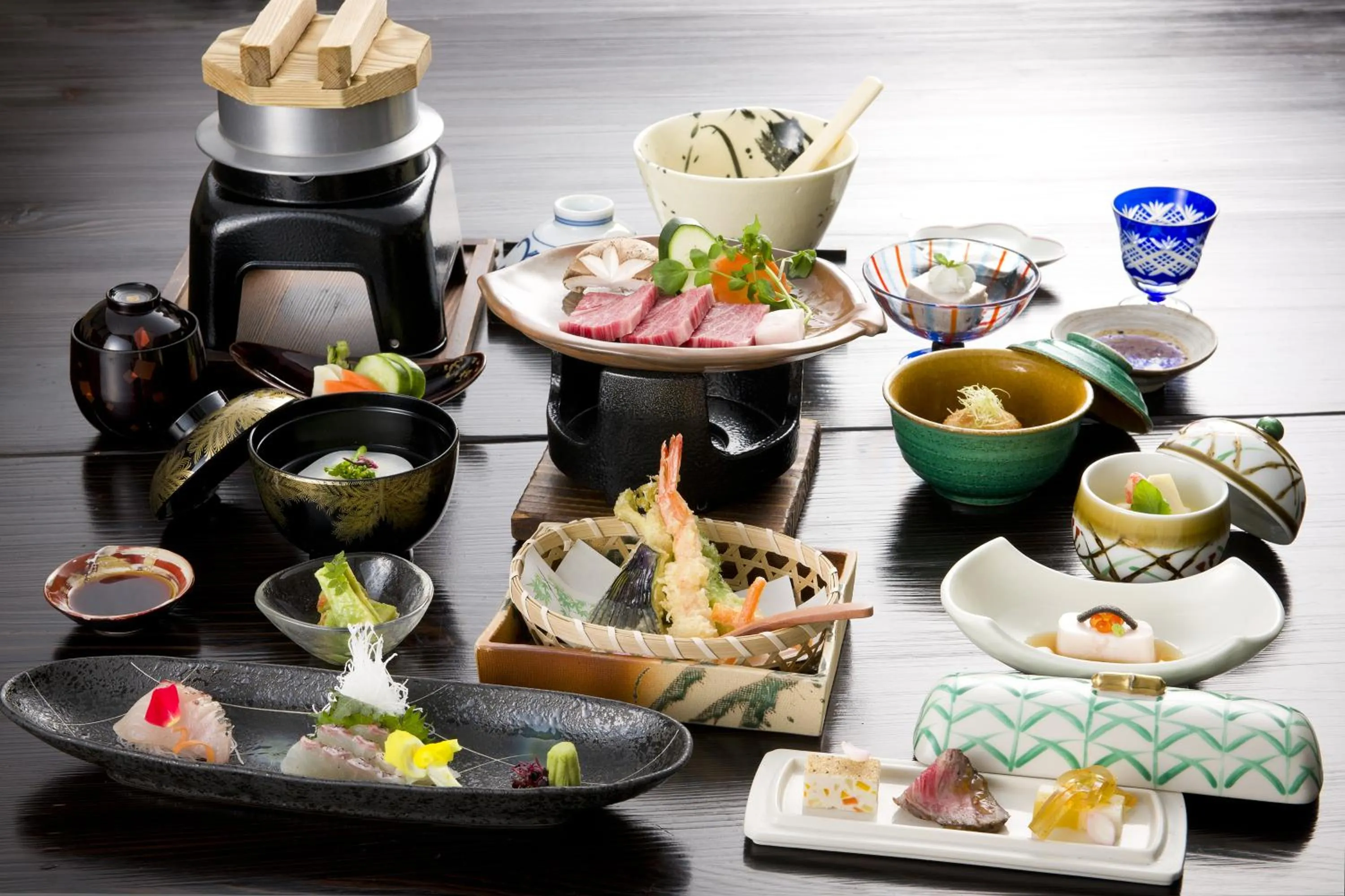 Restaurant/places to eat in Resonate Club Kuju