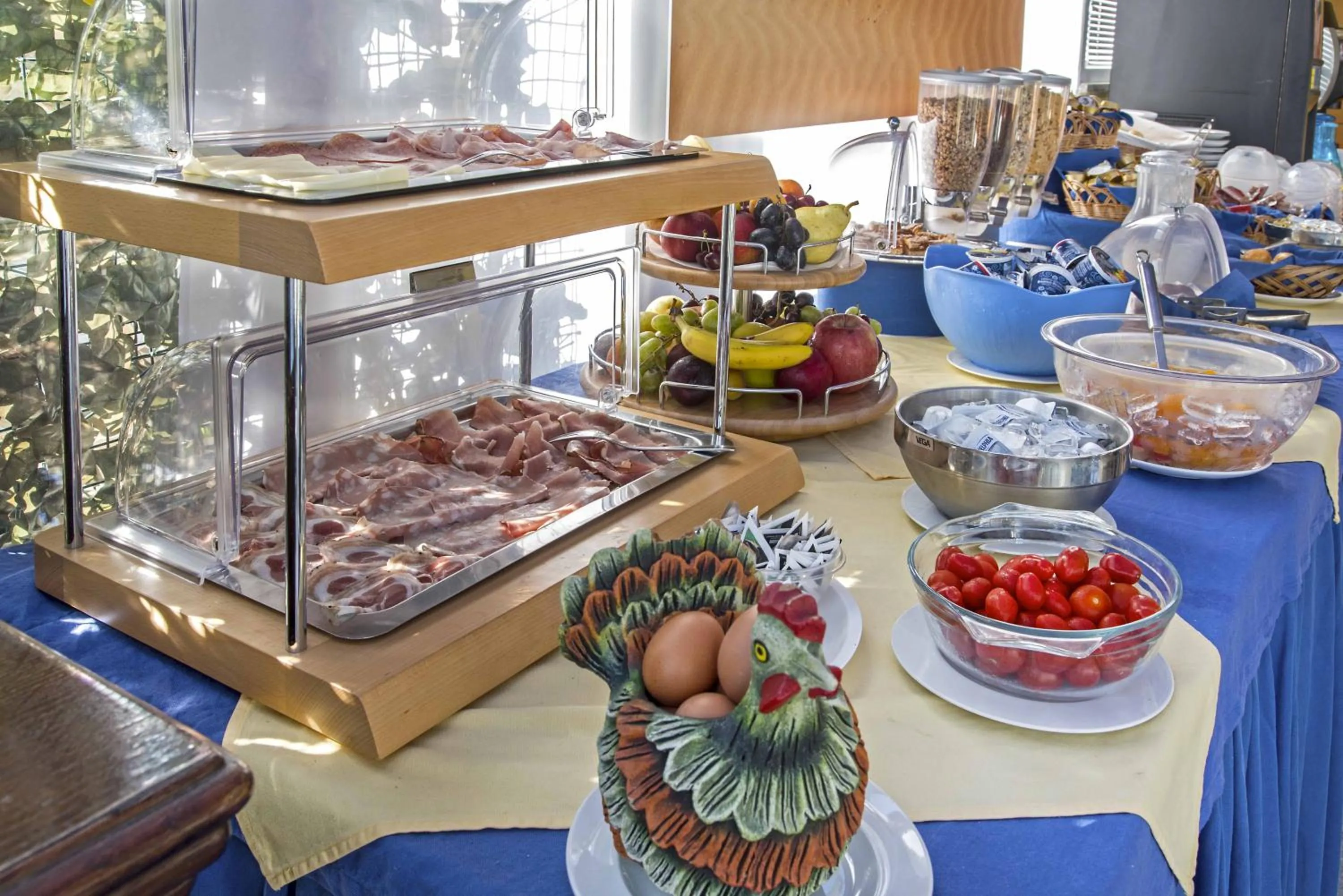 Food and drinks in Hotel Minerva