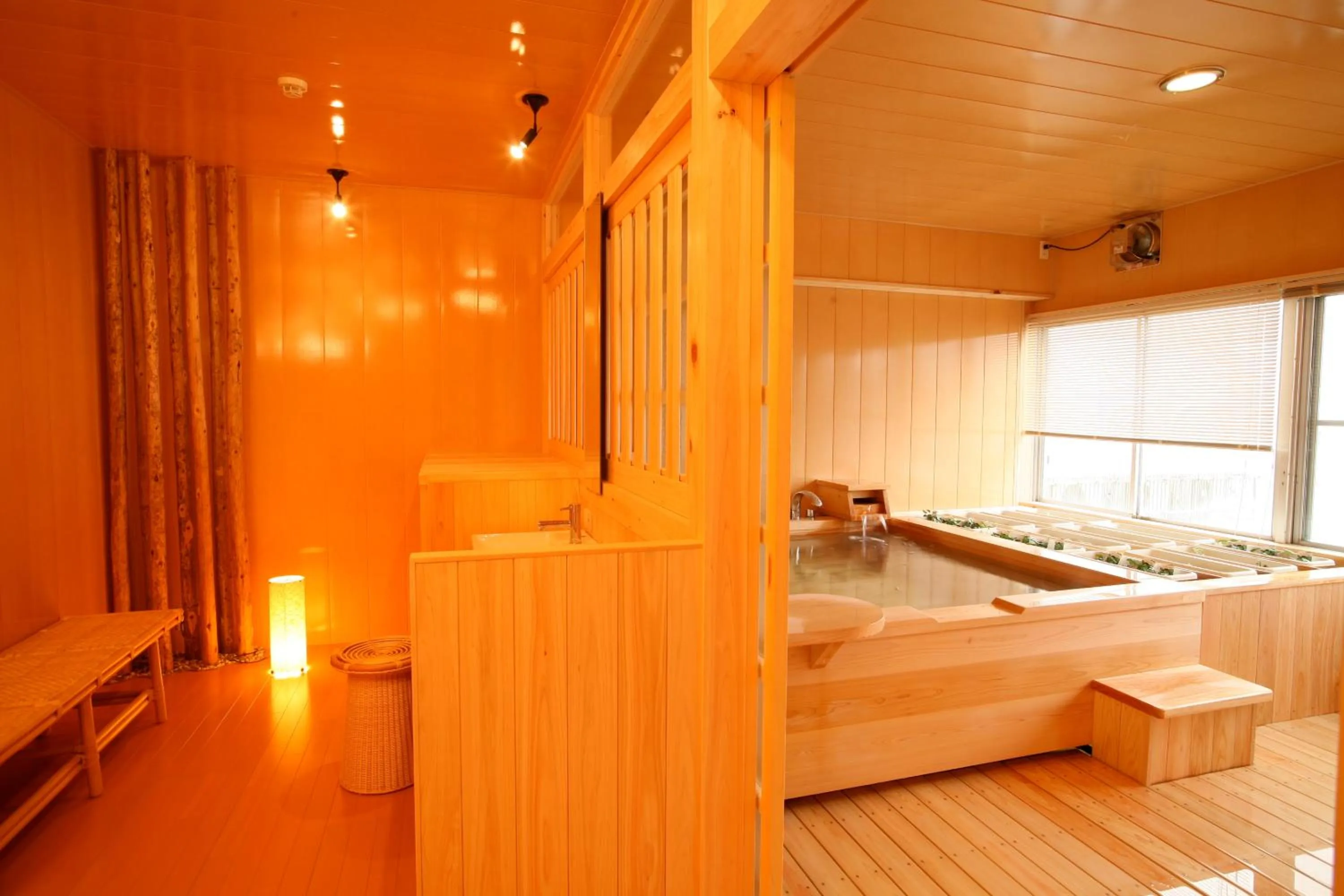 Tabinoyado Ushionoakari Geiboso