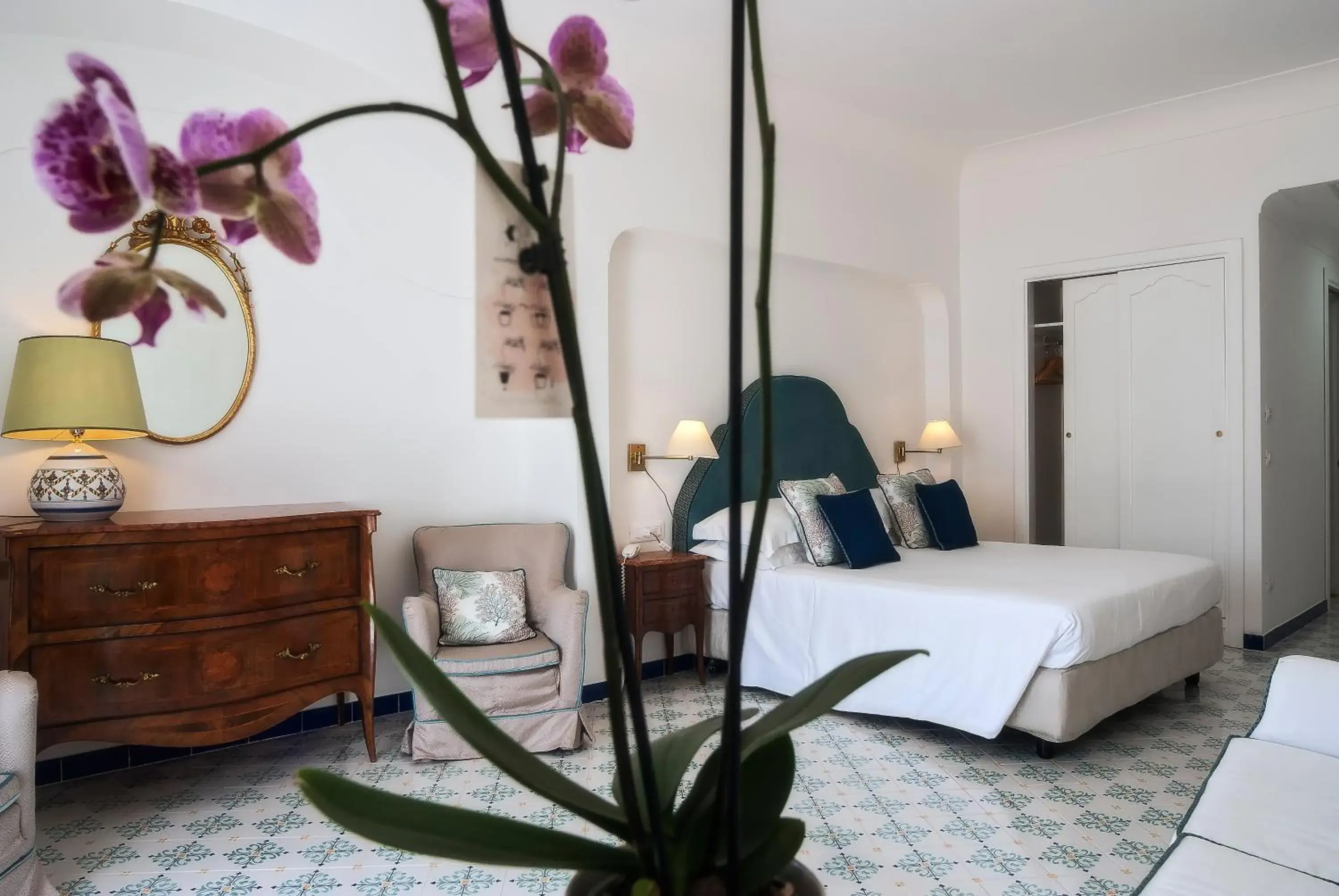 Deluxe Double Room with Side Sea View in Hotel Montemare Deluxe Double Room with Side Sea View in Hotel Montemare