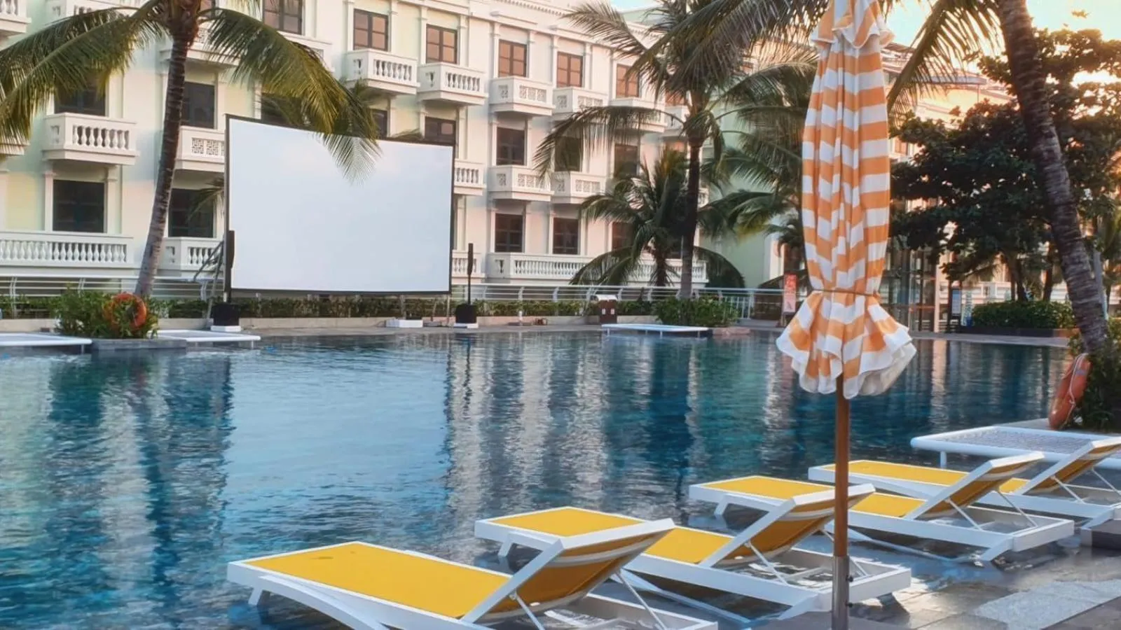 Swimming pool in Bliss Hotel Phu Quoc