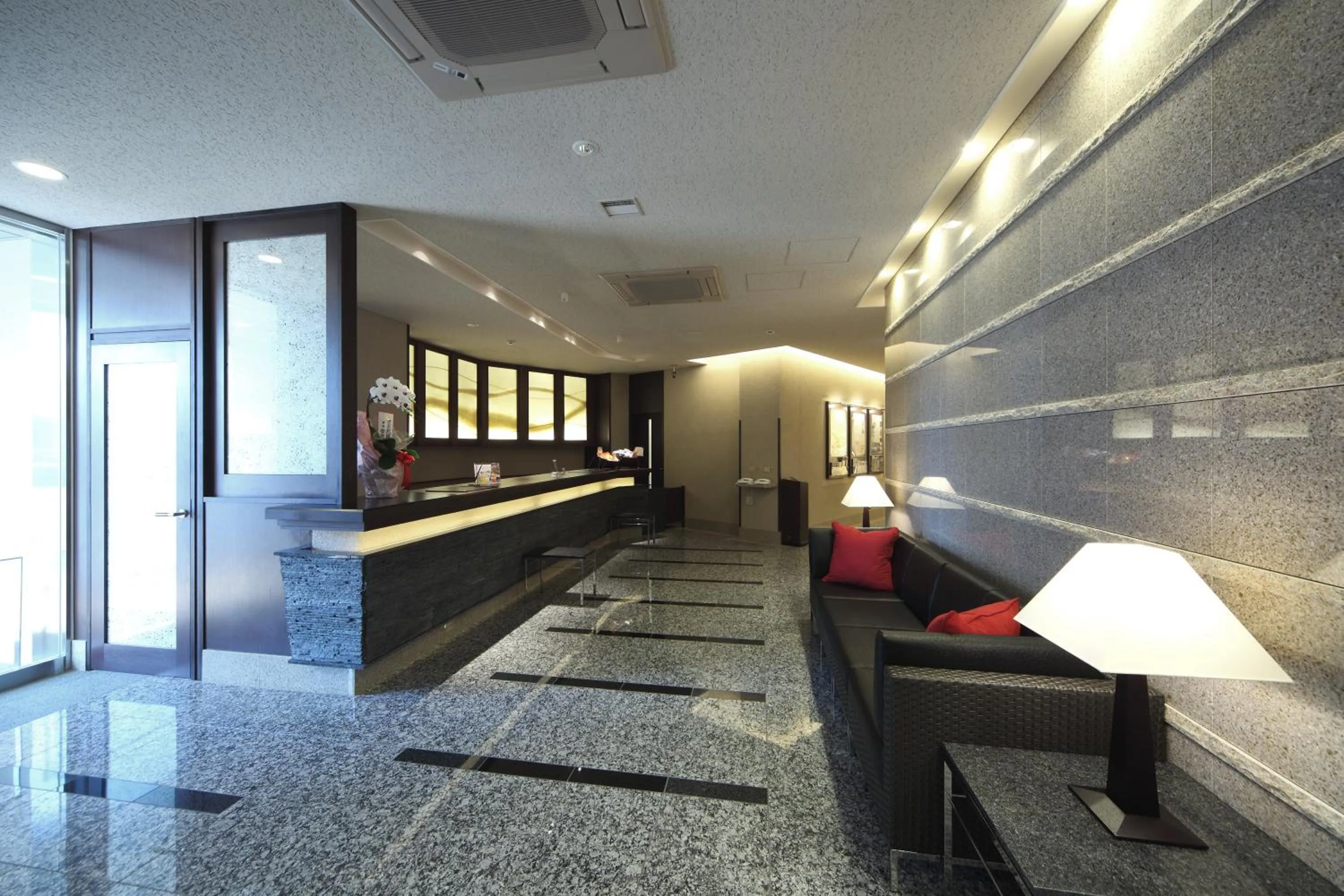 Lobby or reception in Tsuruga Manten Hotel Ekimae