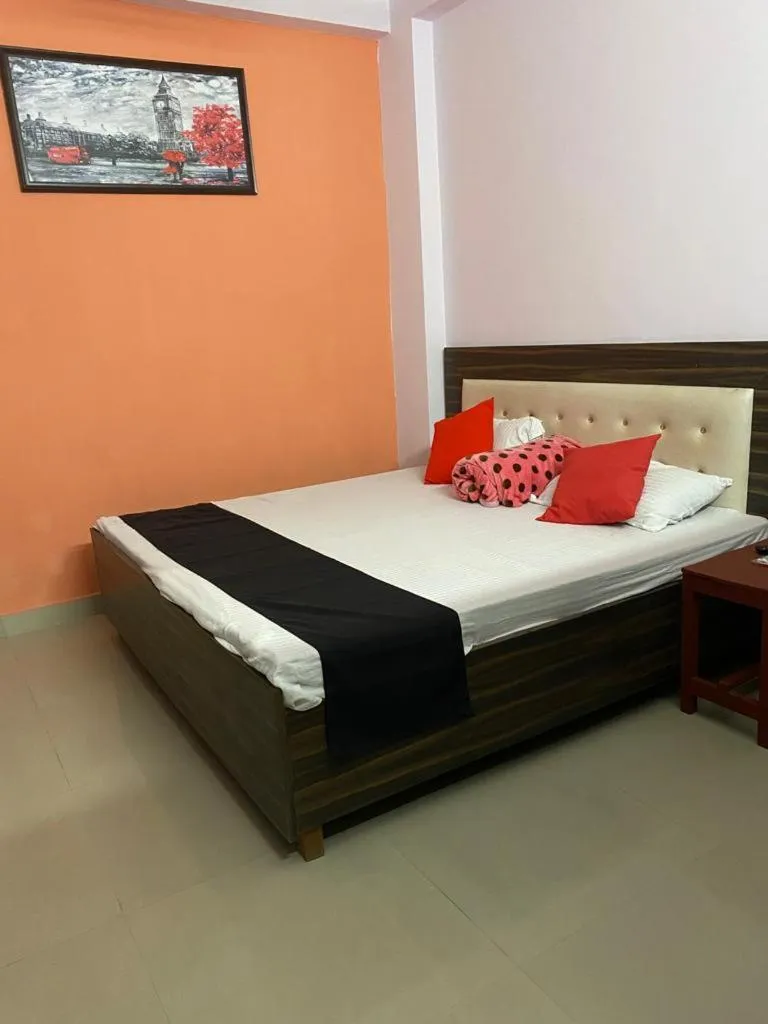 Bed in Hotel Happy Stay