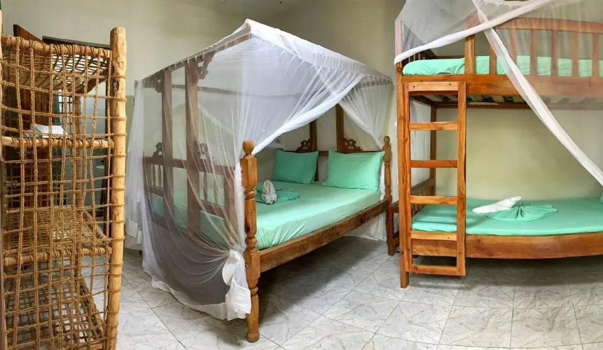 Shower, Bed in Eden Paradise