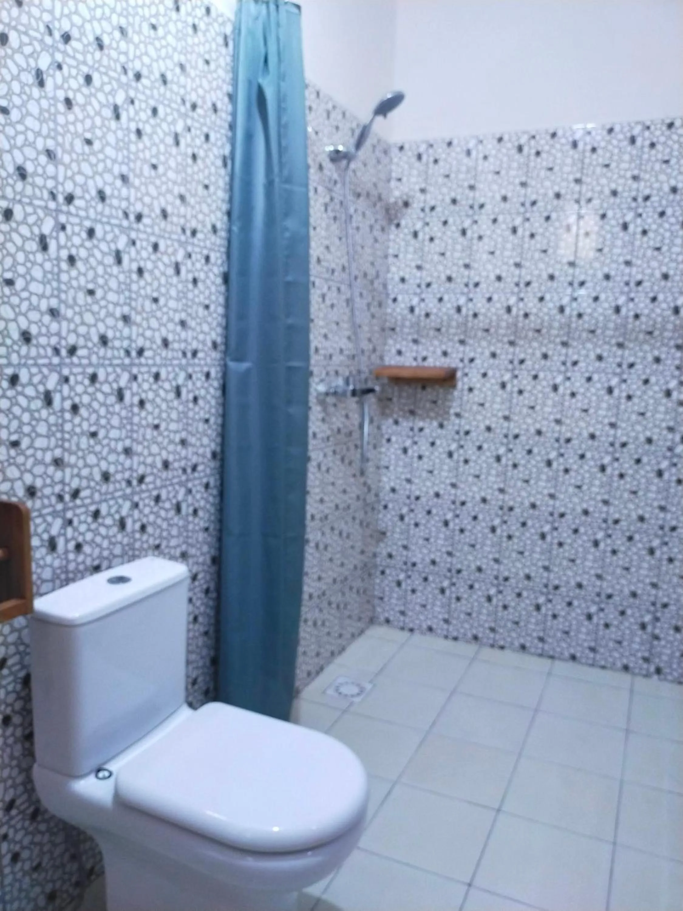 Shower in Eden Paradise