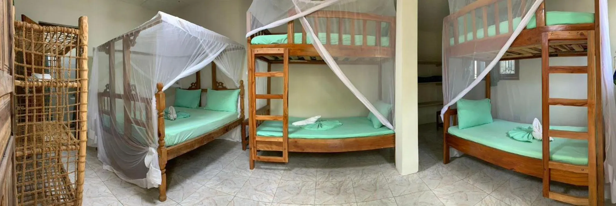 Shower, Bed in Eden Paradise