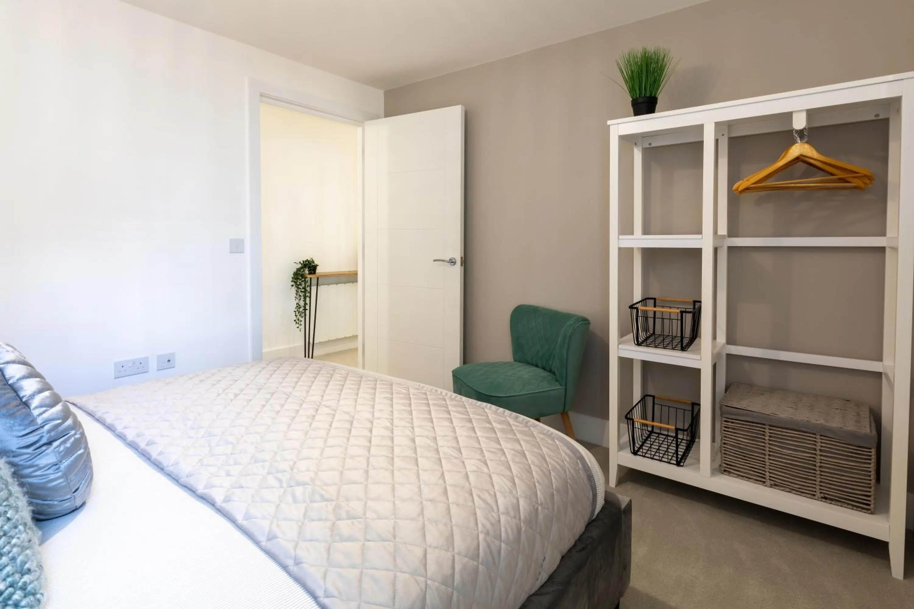 Bedroom, Bed in The Courtyard