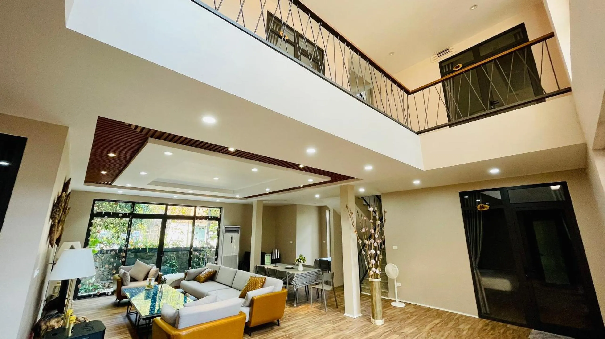 Living room in PHOENIX MINH CHÂU HOTEL