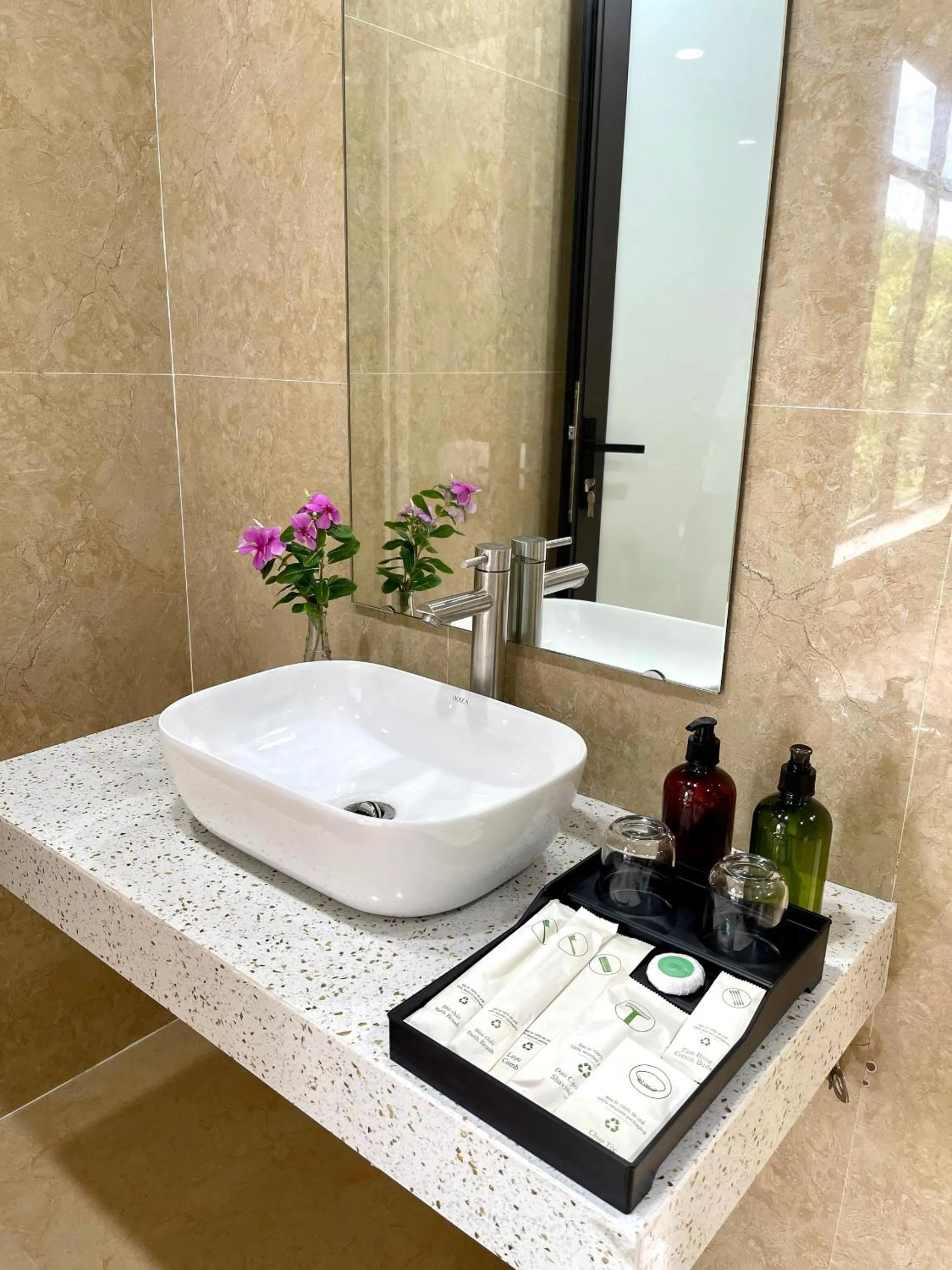 Bathroom in PHOENIX MINH CHÂU HOTEL