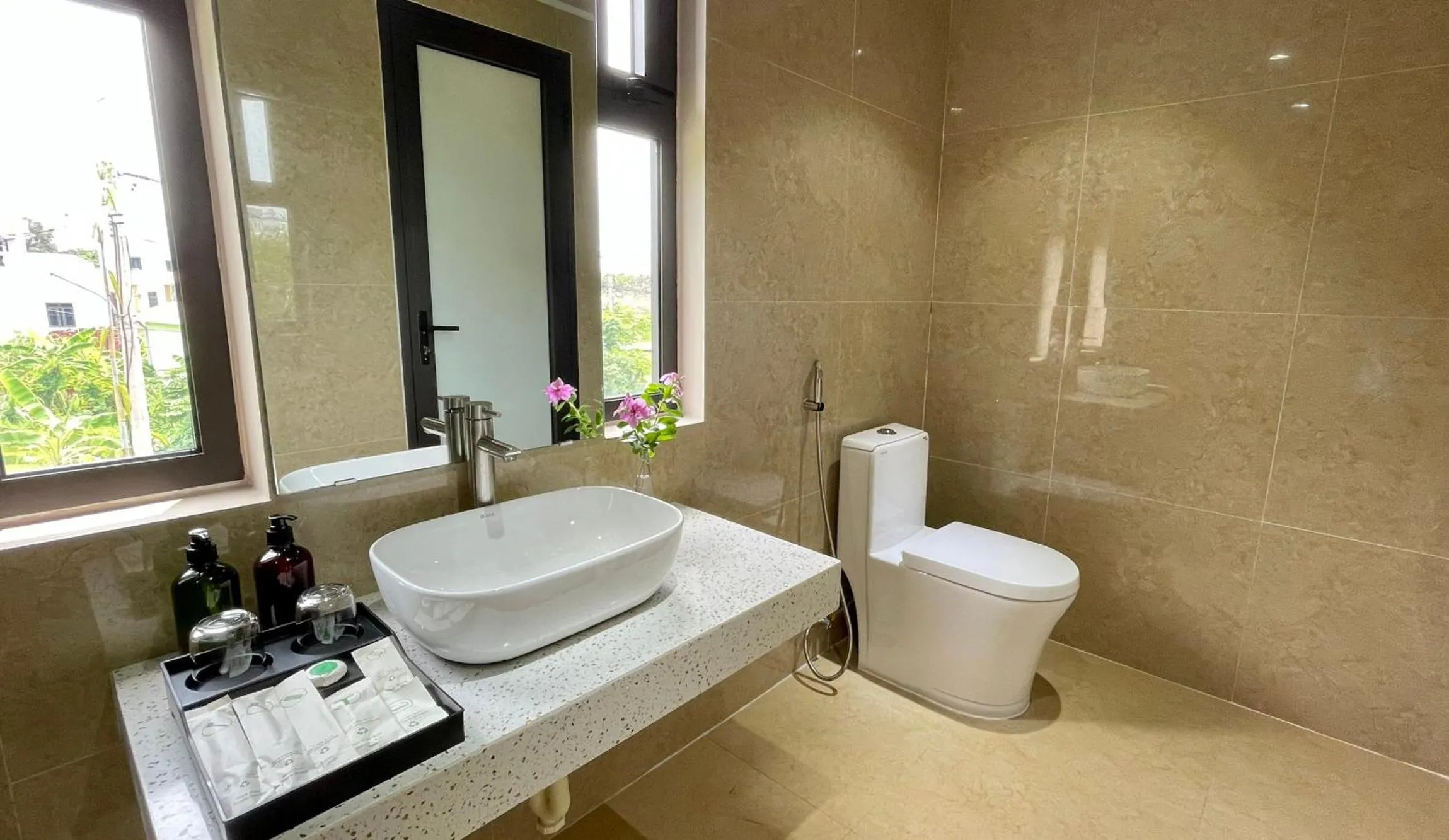 Bathroom in PHOENIX MINH CHÂU HOTEL