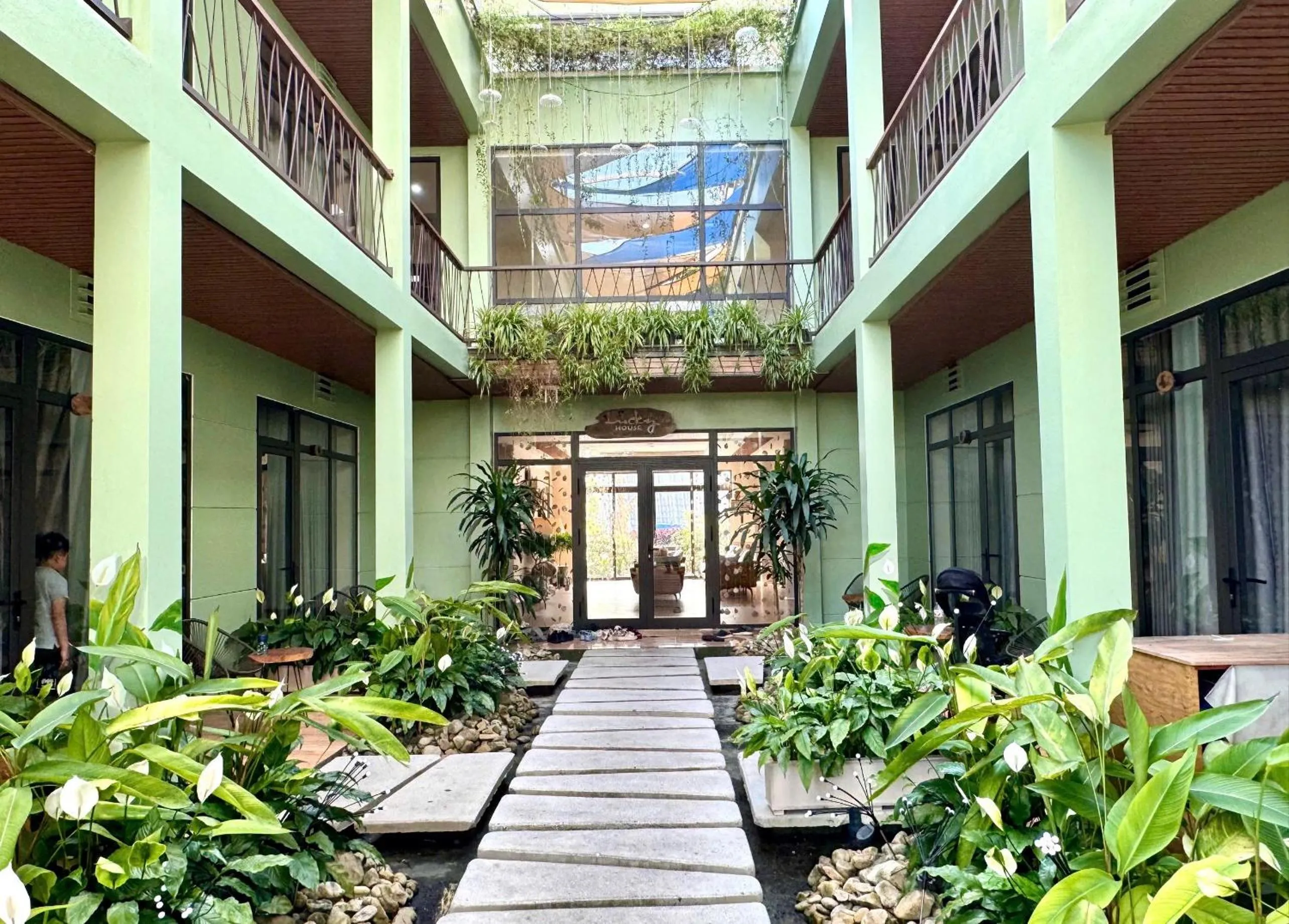 PHOENIX MINH CHÂU HOTEL