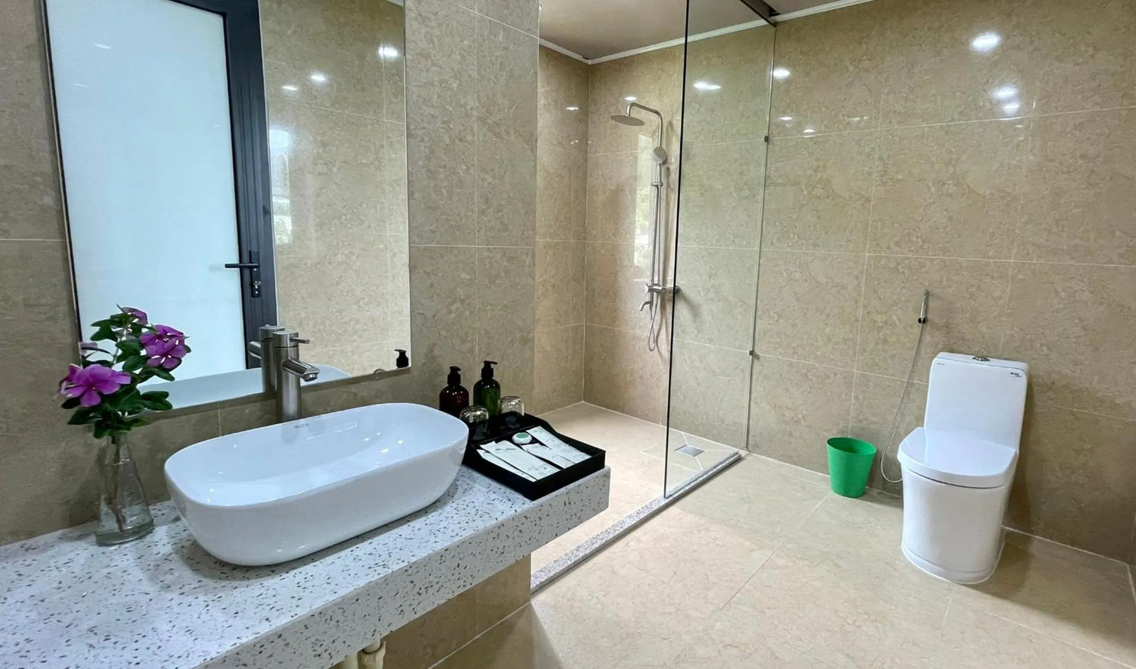 Bathroom in PHOENIX MINH CHÂU HOTEL