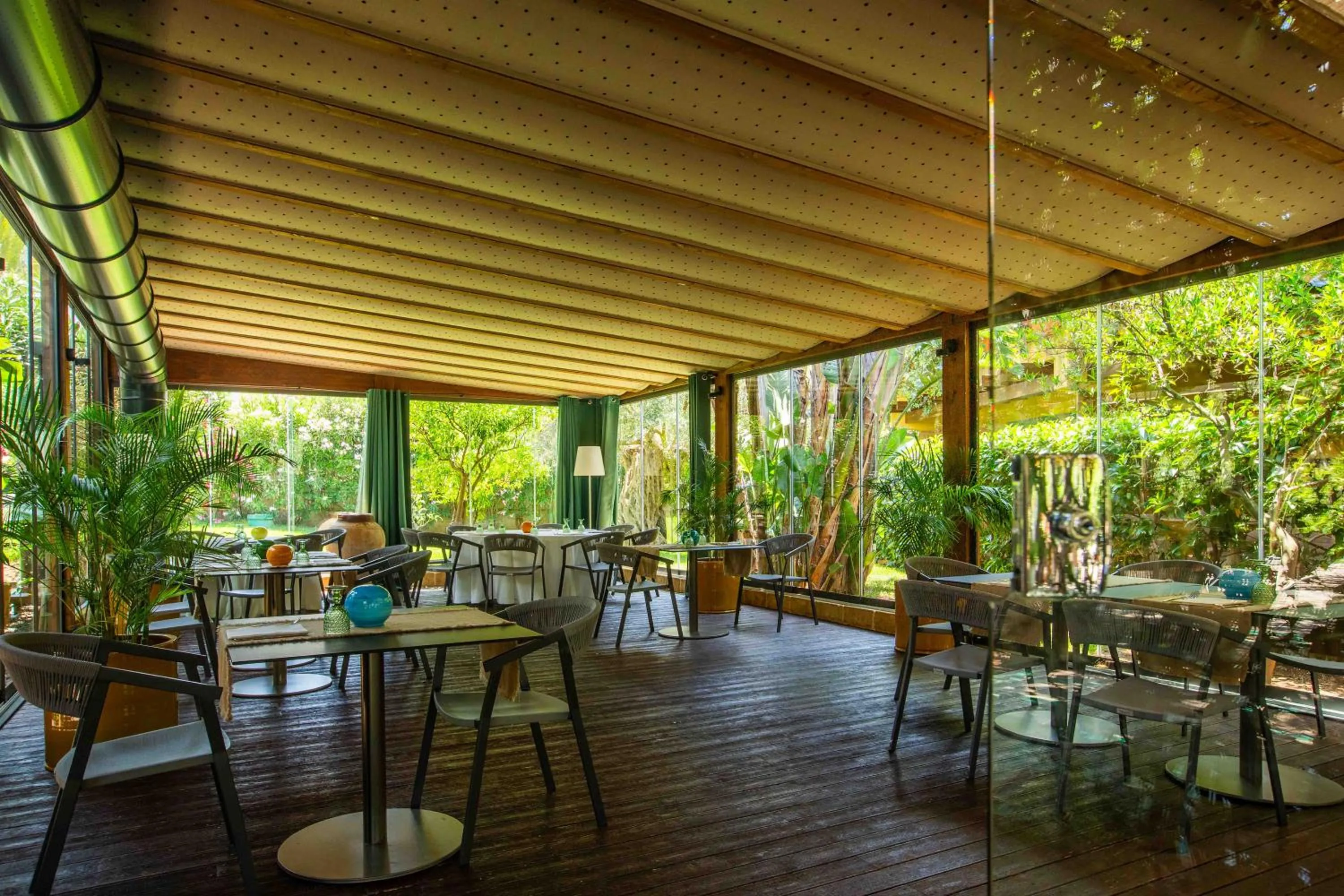 Restaurant/places to eat in Magaggiari Hotel Resort