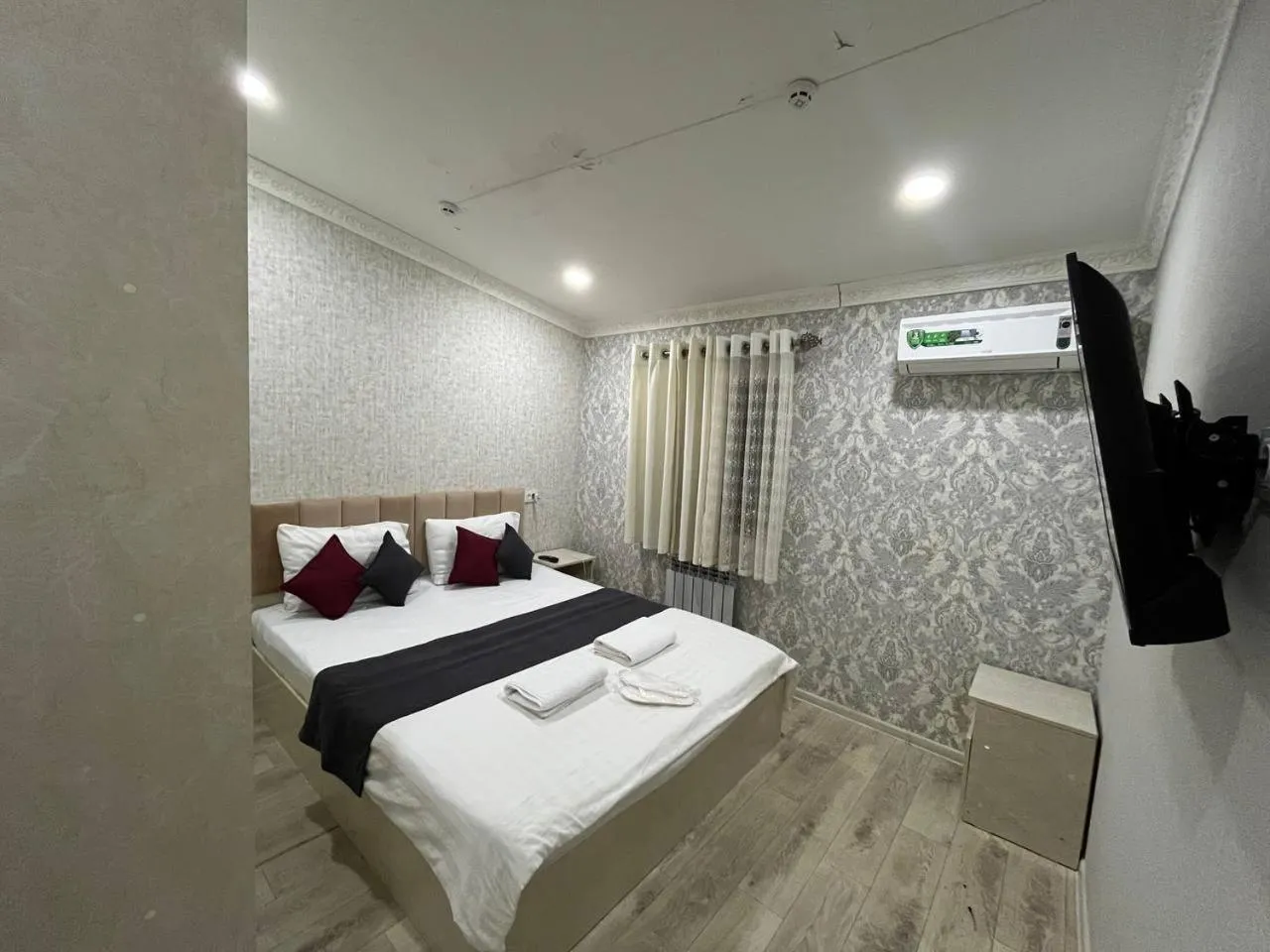 Photo of the whole room in FENIX HOTEL