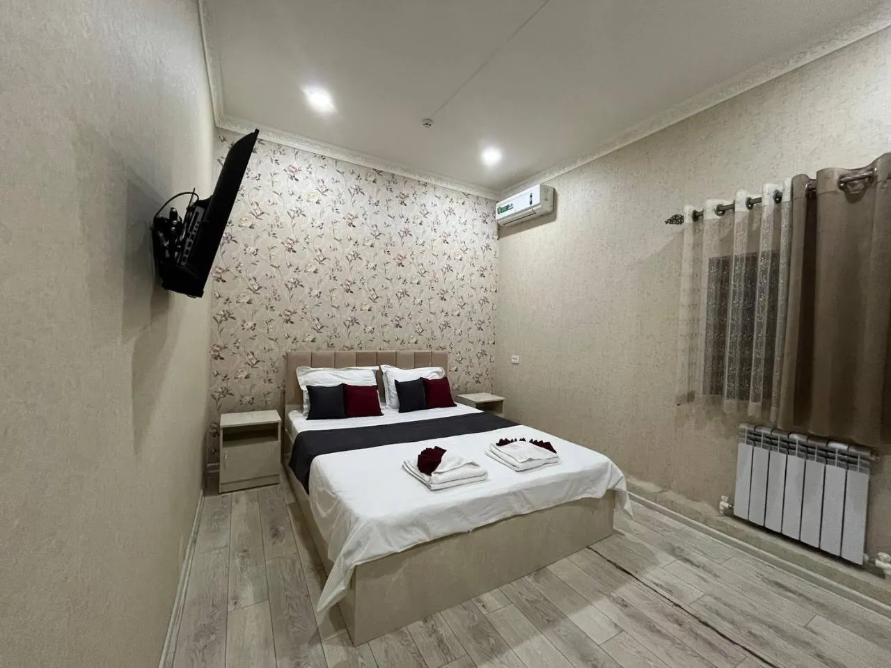 Photo of the whole room in FENIX HOTEL