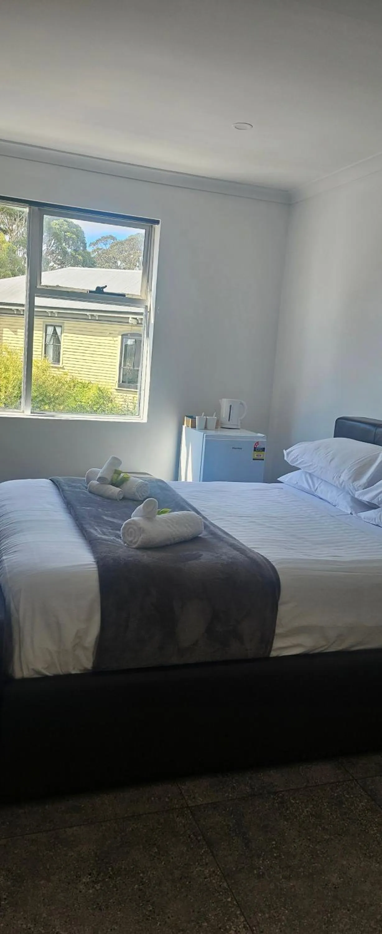 Bed in The Wharf Hotel