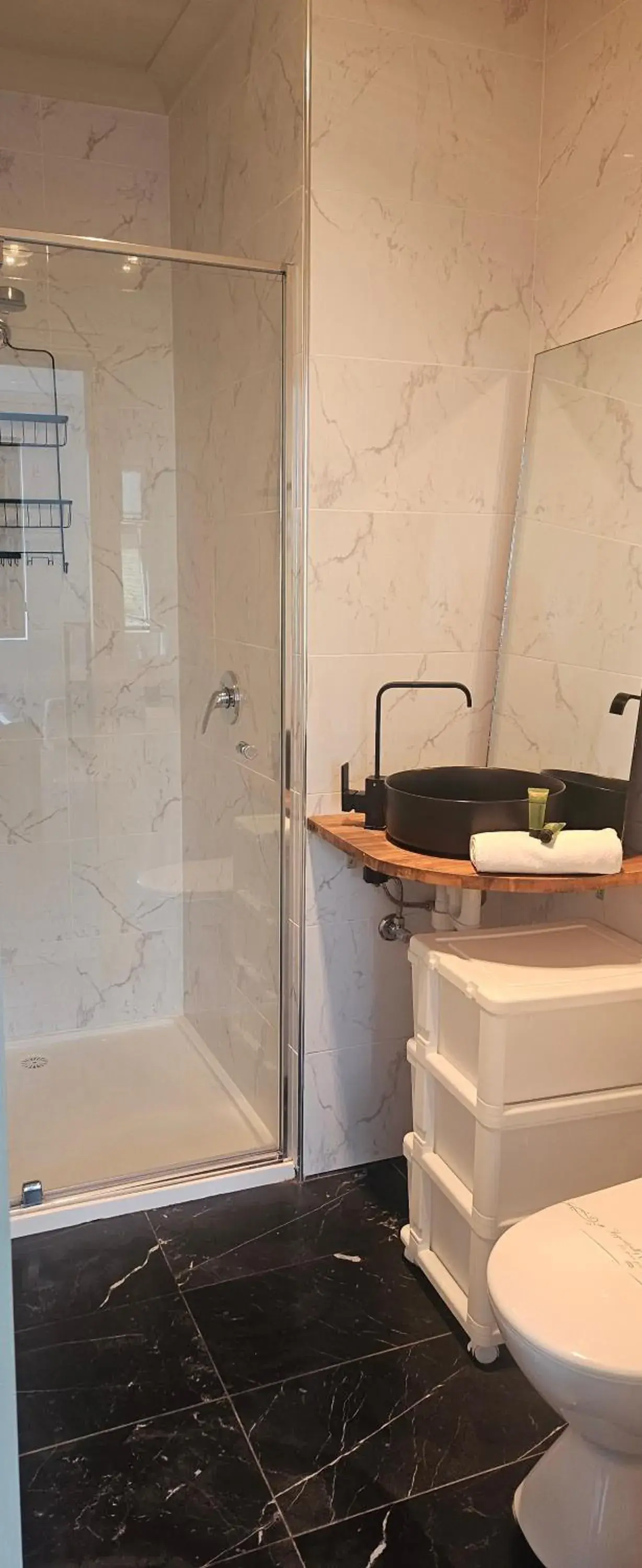 Queen Room with Sea View in The Wharf Hotel Queen Room with Sea View in The Wharf Hotel