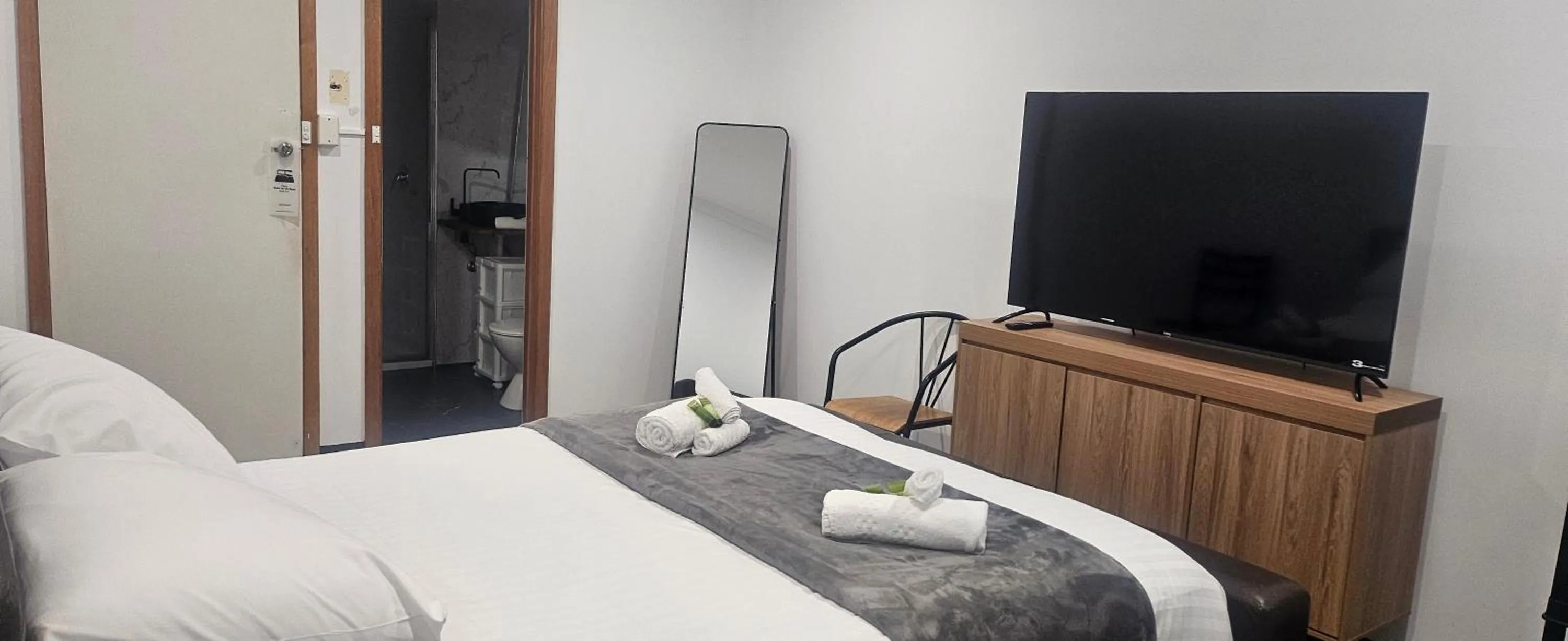TV and multimedia, Bed in The Wharf Hotel