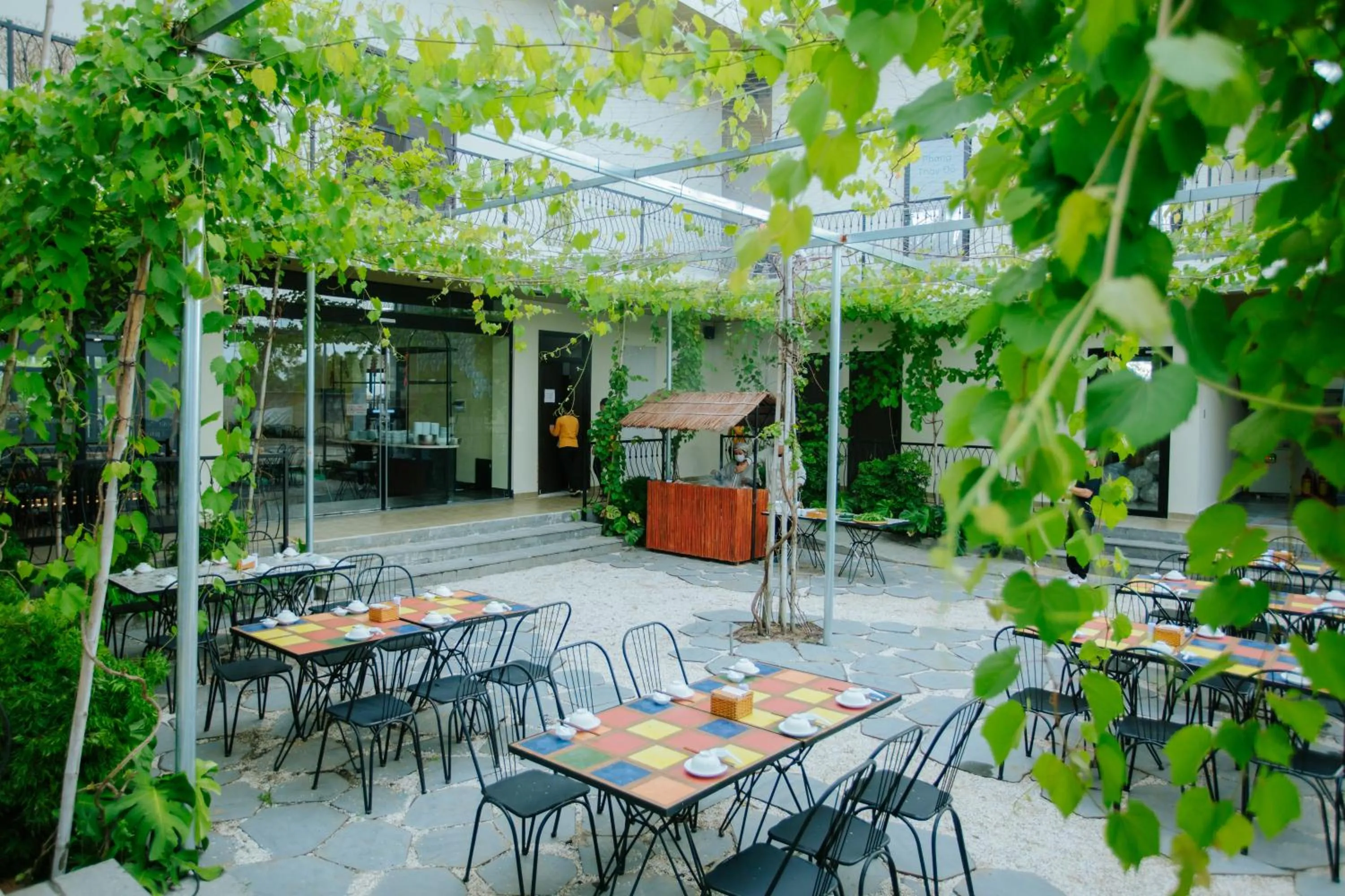 Restaurant/places to eat in Perolas Villas Resort - Ke Ga Bay