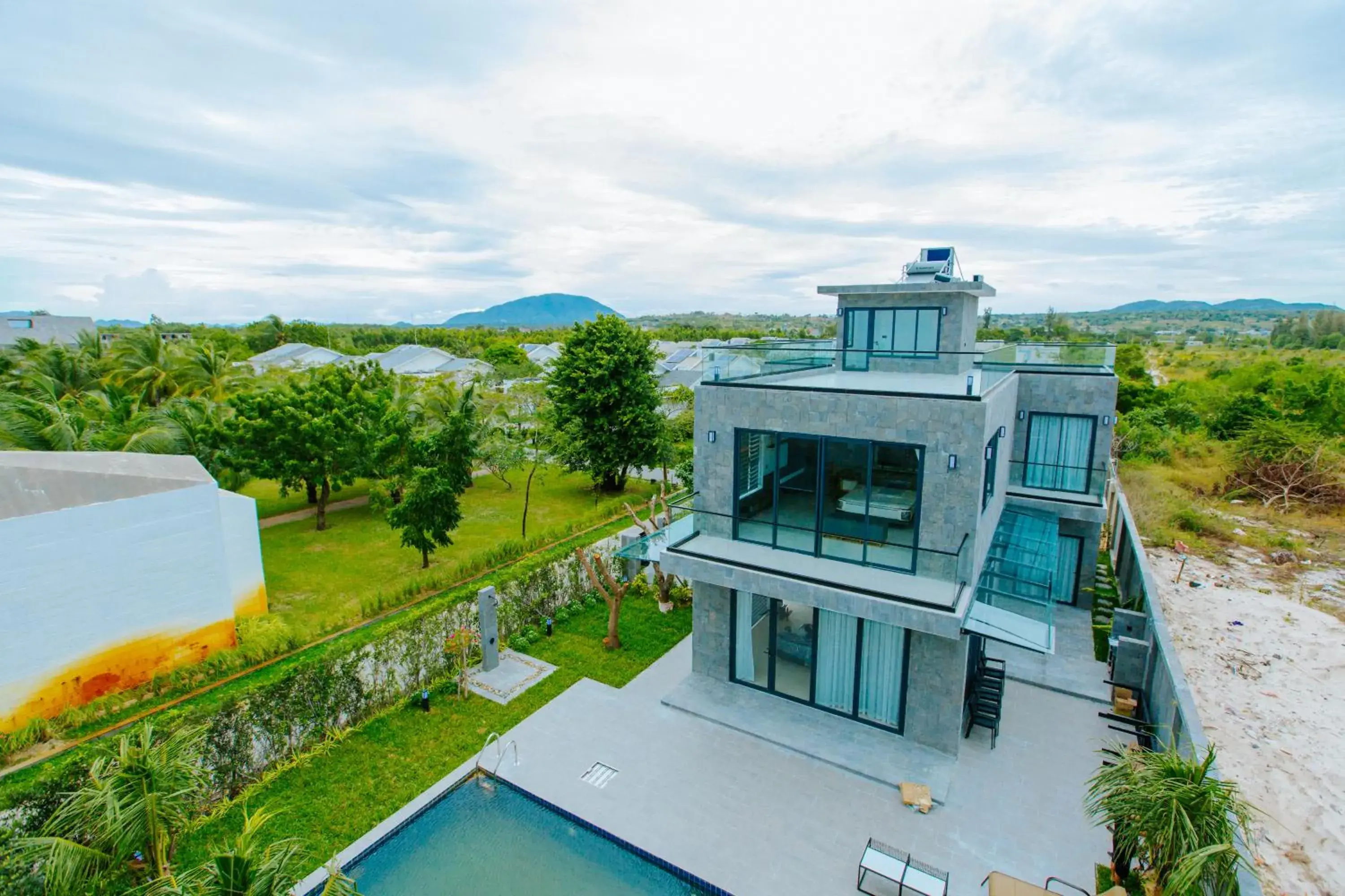 Three-Bedroom Villa in Perolas Villas Resort - Ke Ga Bay Three-Bedroom Villa in Perolas Villas Resort - Ke Ga Bay