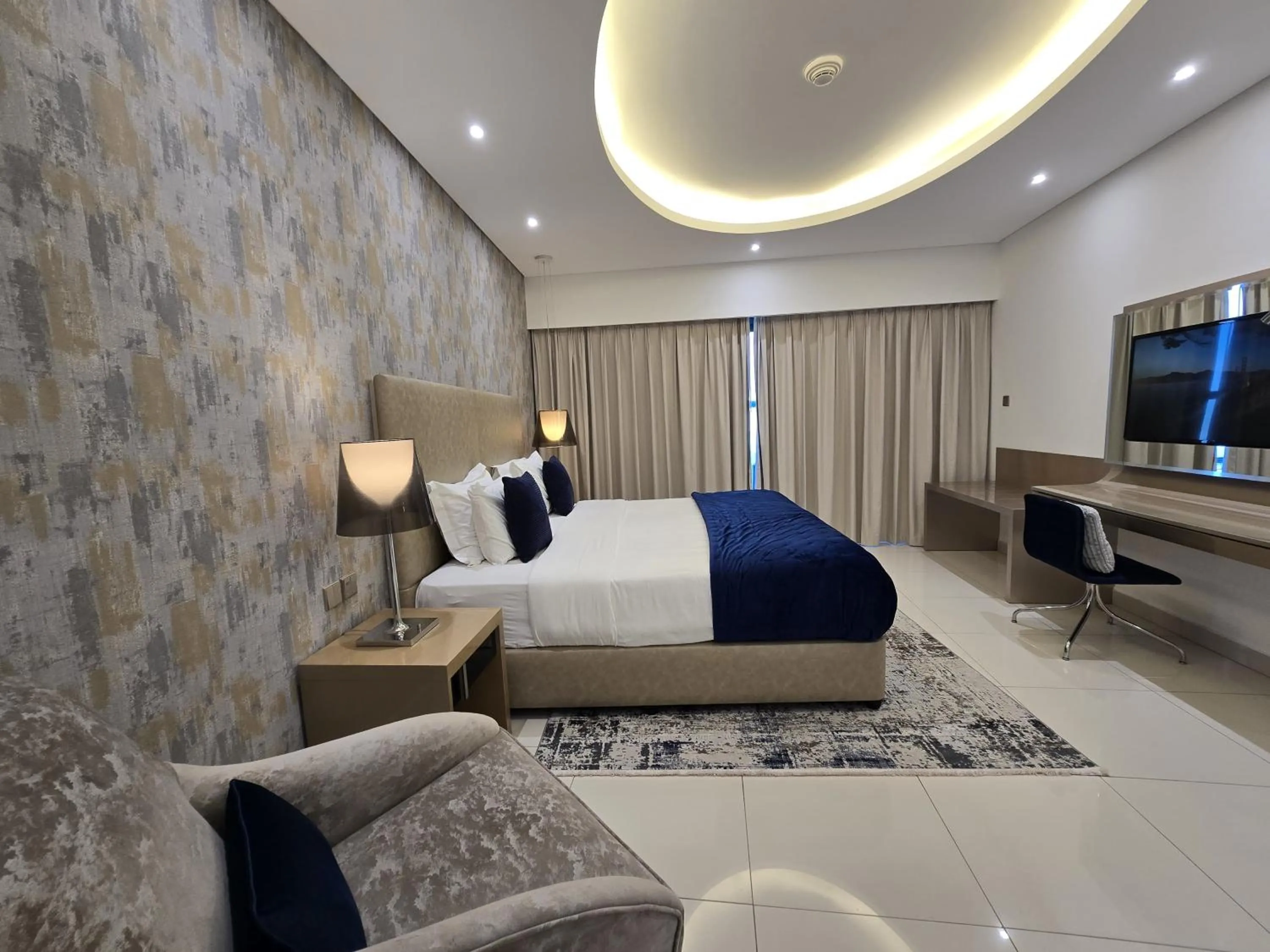 Bed in Quill Residence at Paramount Towers 3 BR Creek View