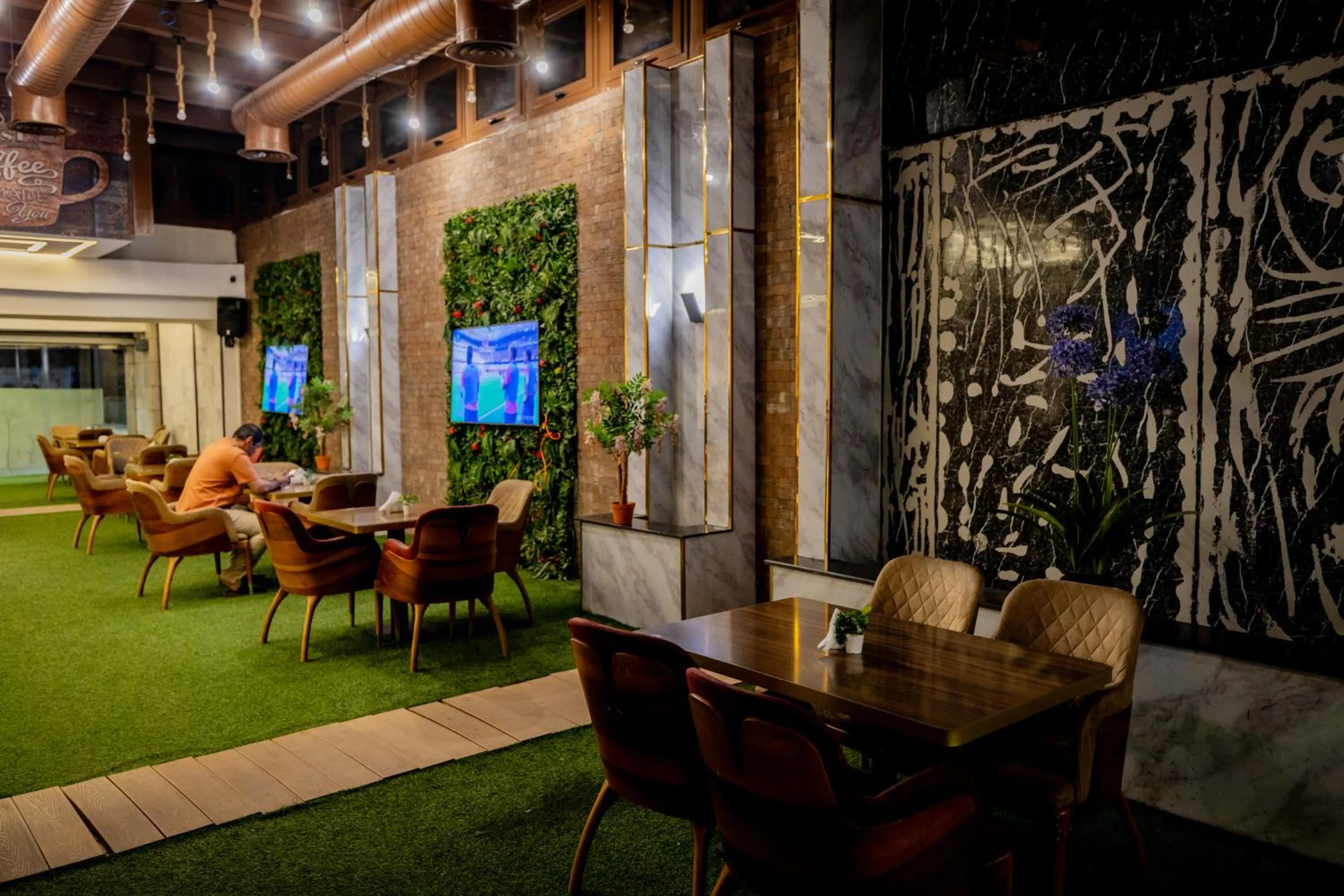 Mora Hotel By Pioneer