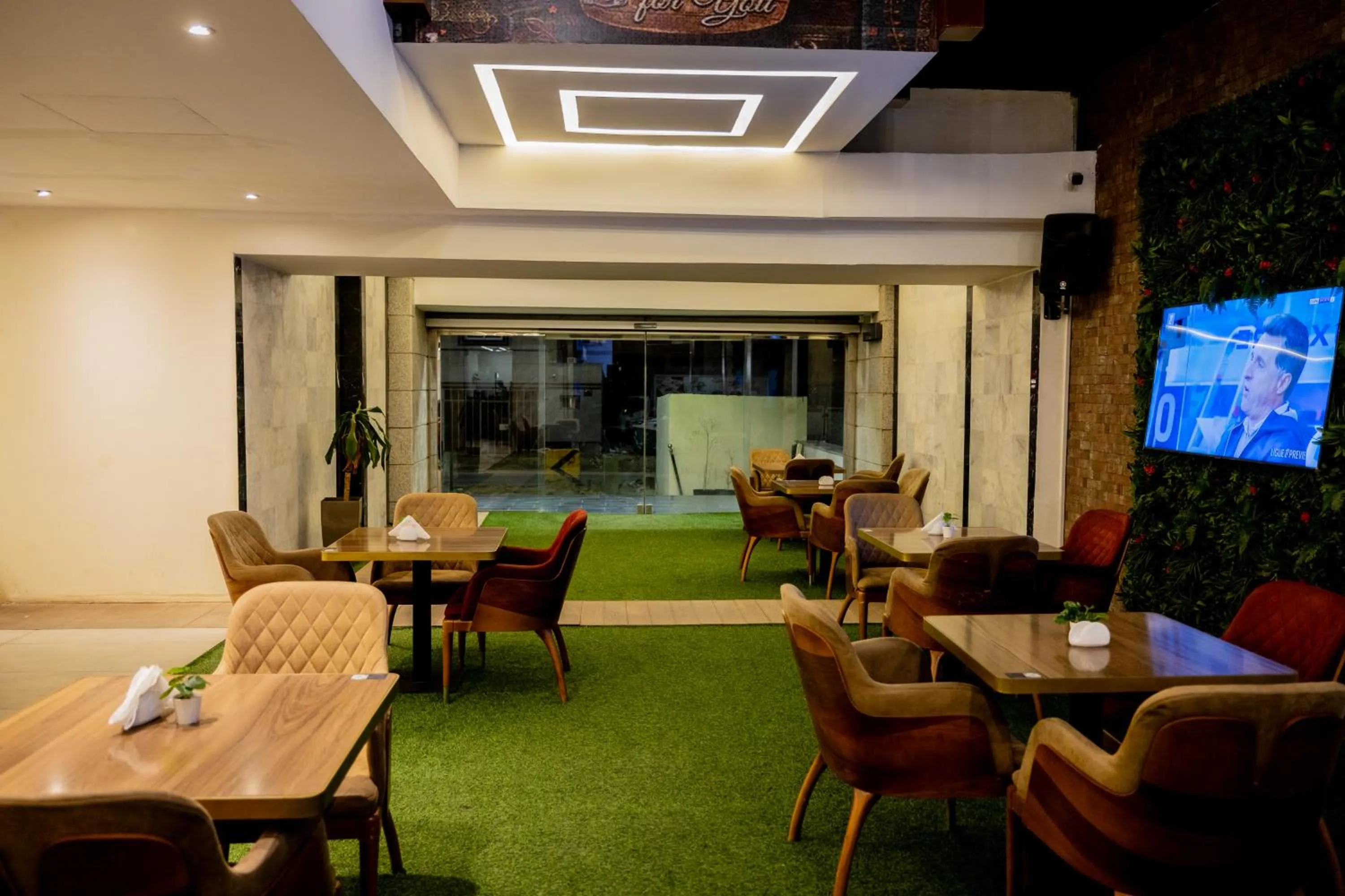 Mora Hotel By Pioneer