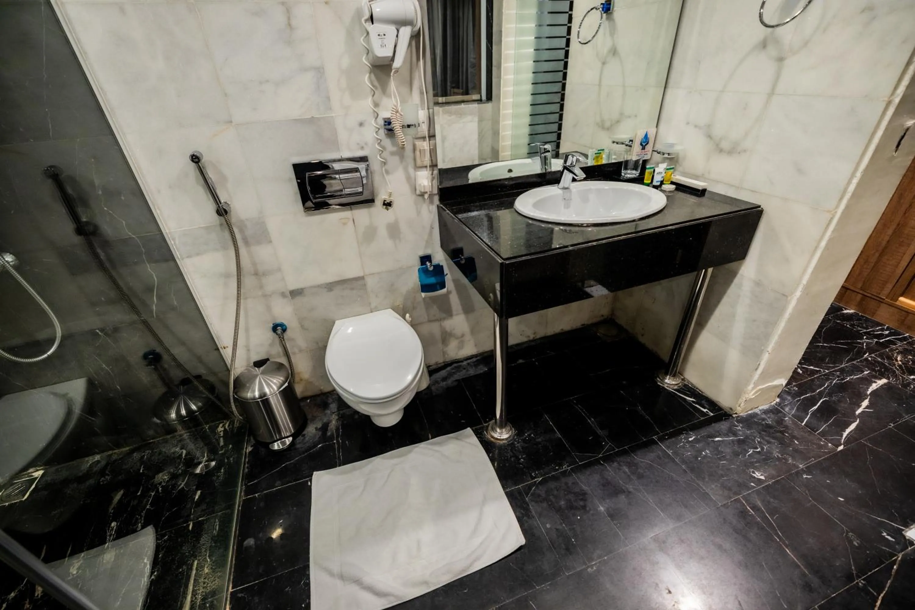 Mora Hotel By Pioneer