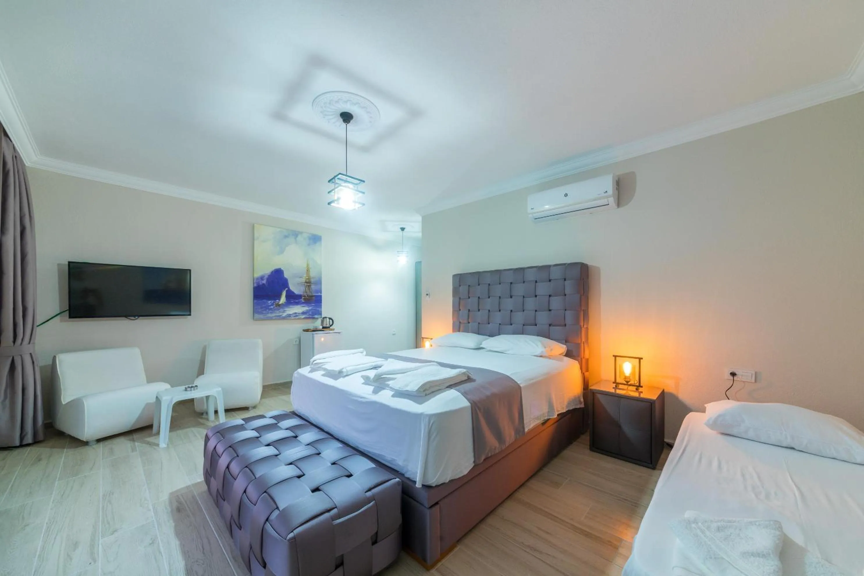 Photo of the whole room, Bed in Selimiye Lime Garden