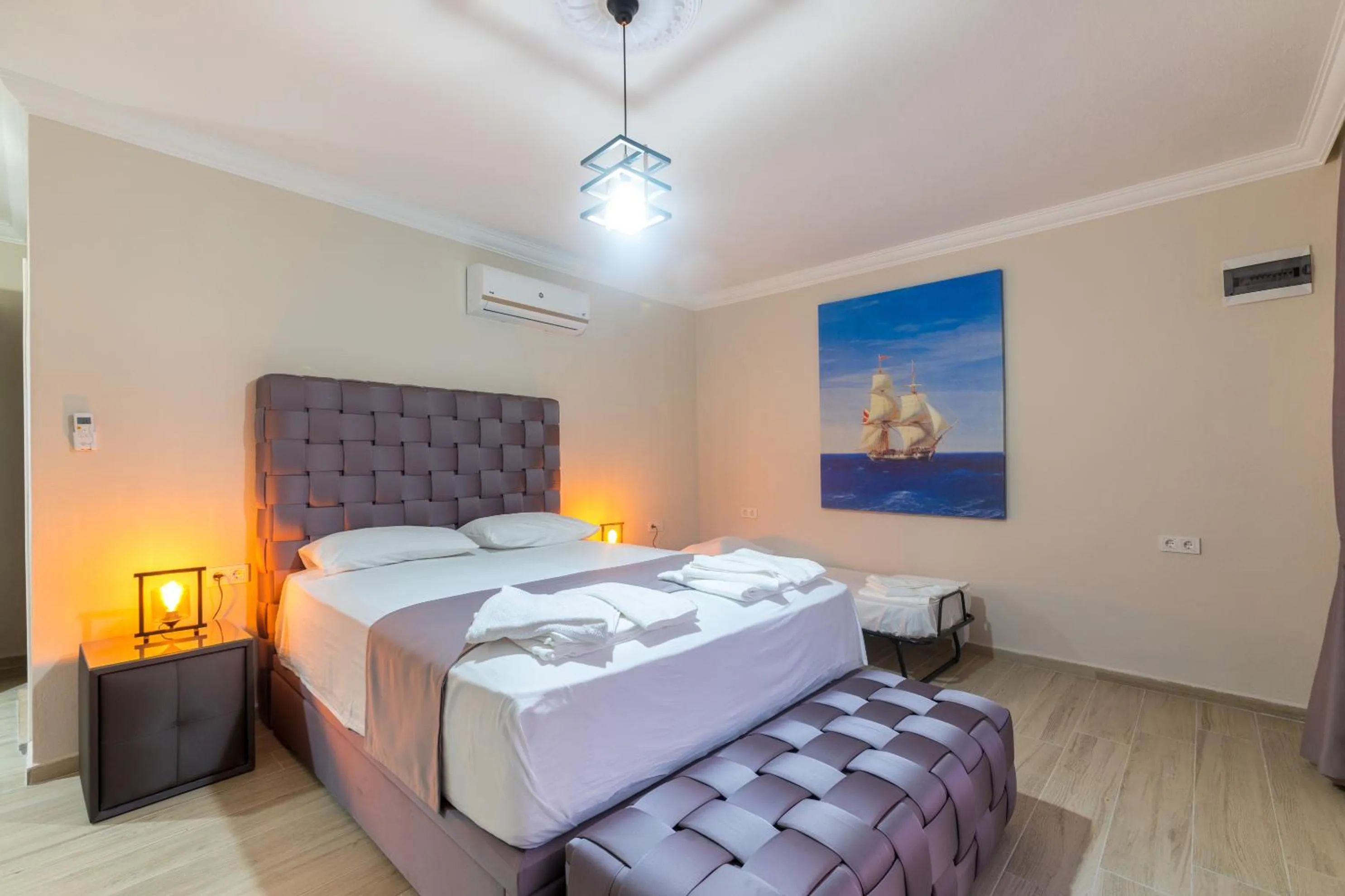 Photo of the whole room, Bed in Selimiye Lime Garden