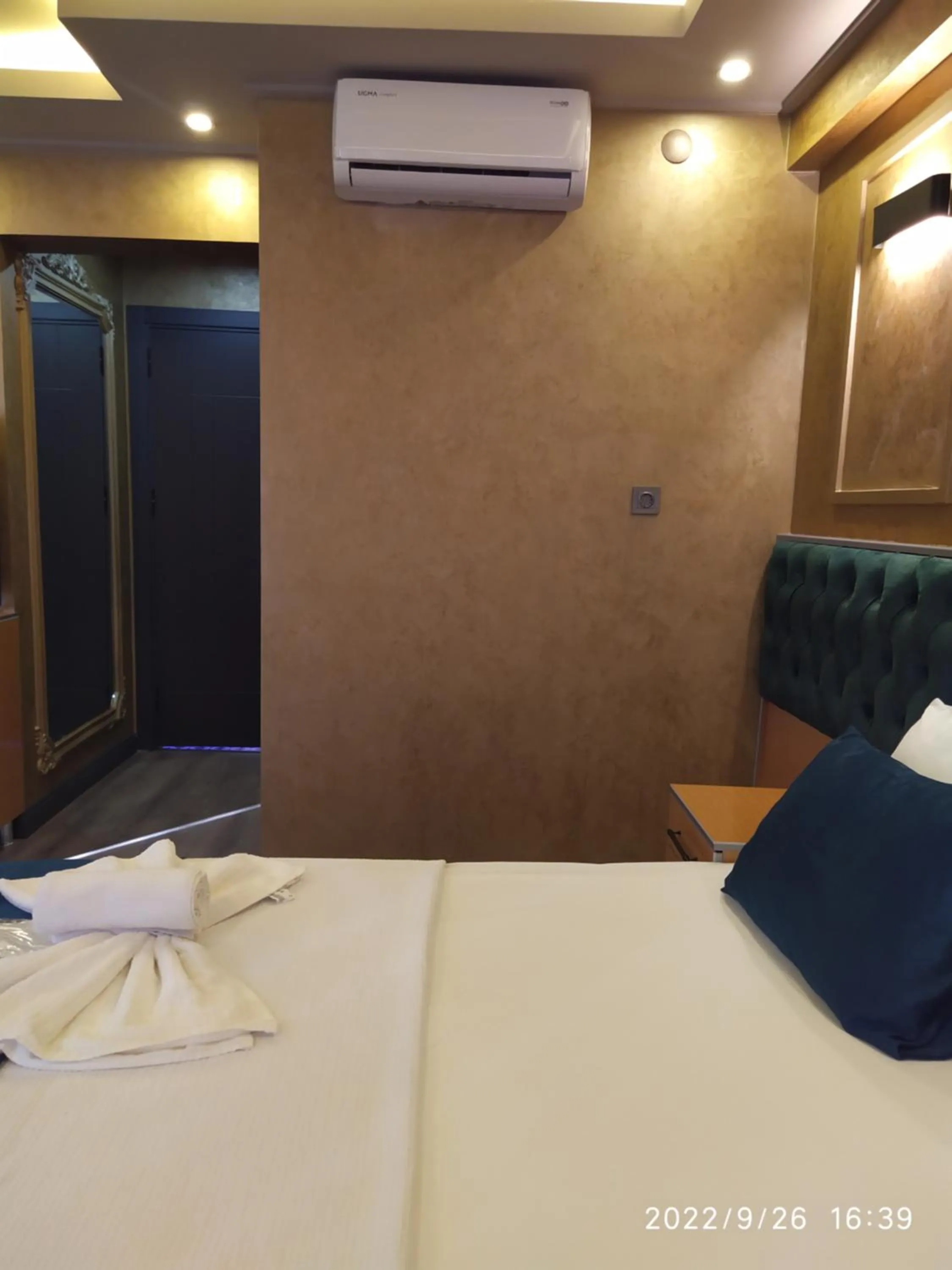 Bed in THE MOSS Hotel