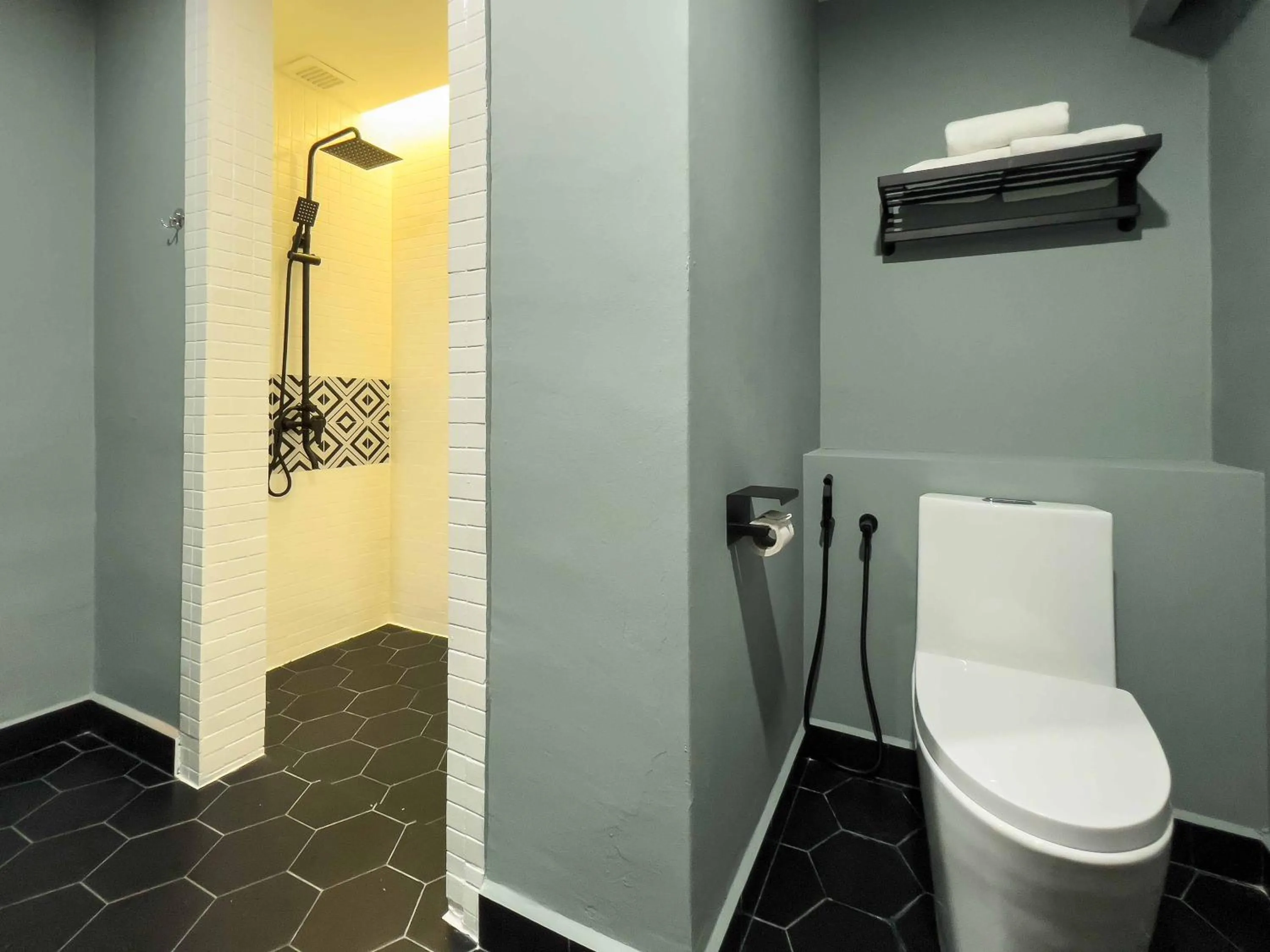 Toilet in Hotel Seri Costa