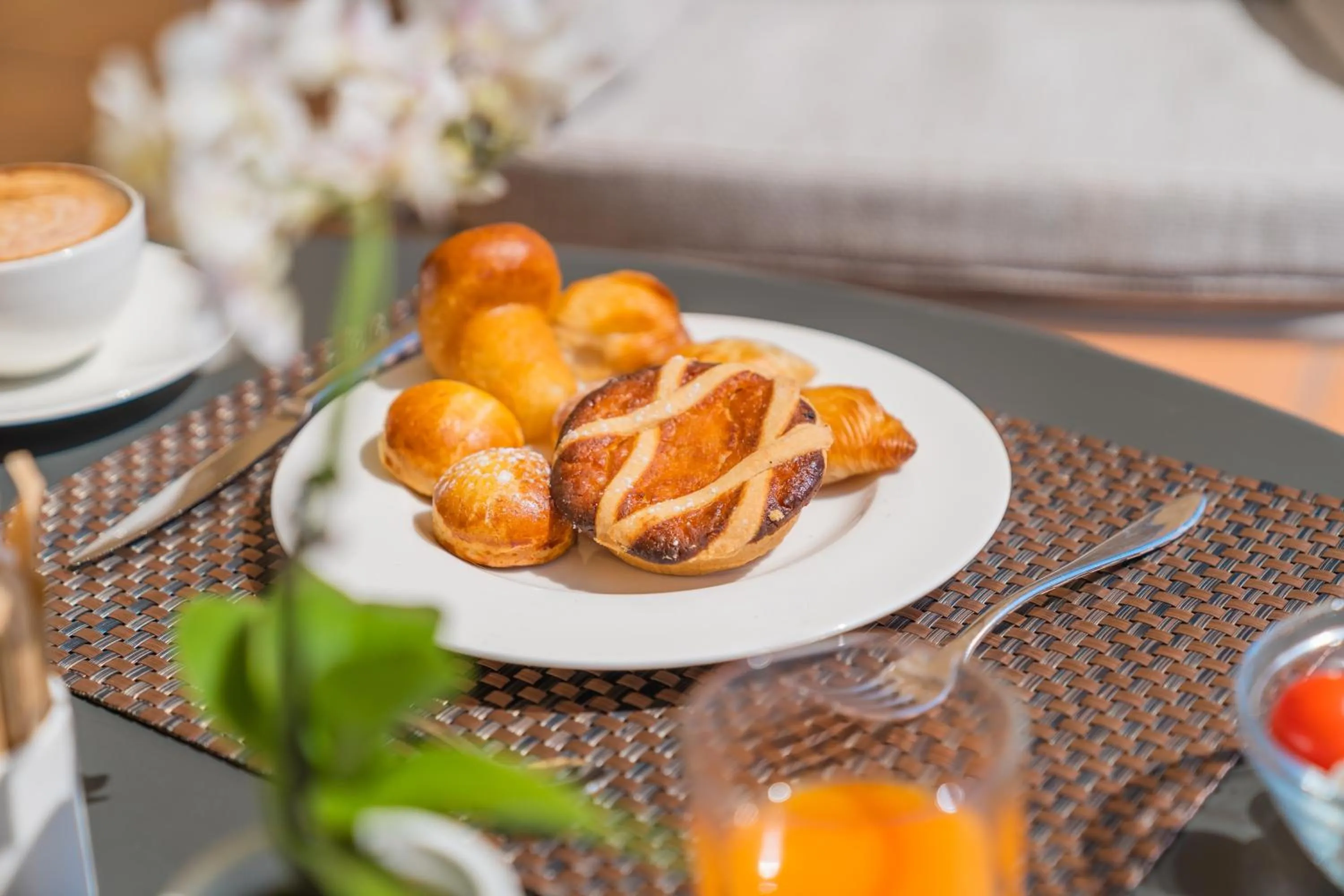 Buffet breakfast in Mercure Napoli Centro Angioino
