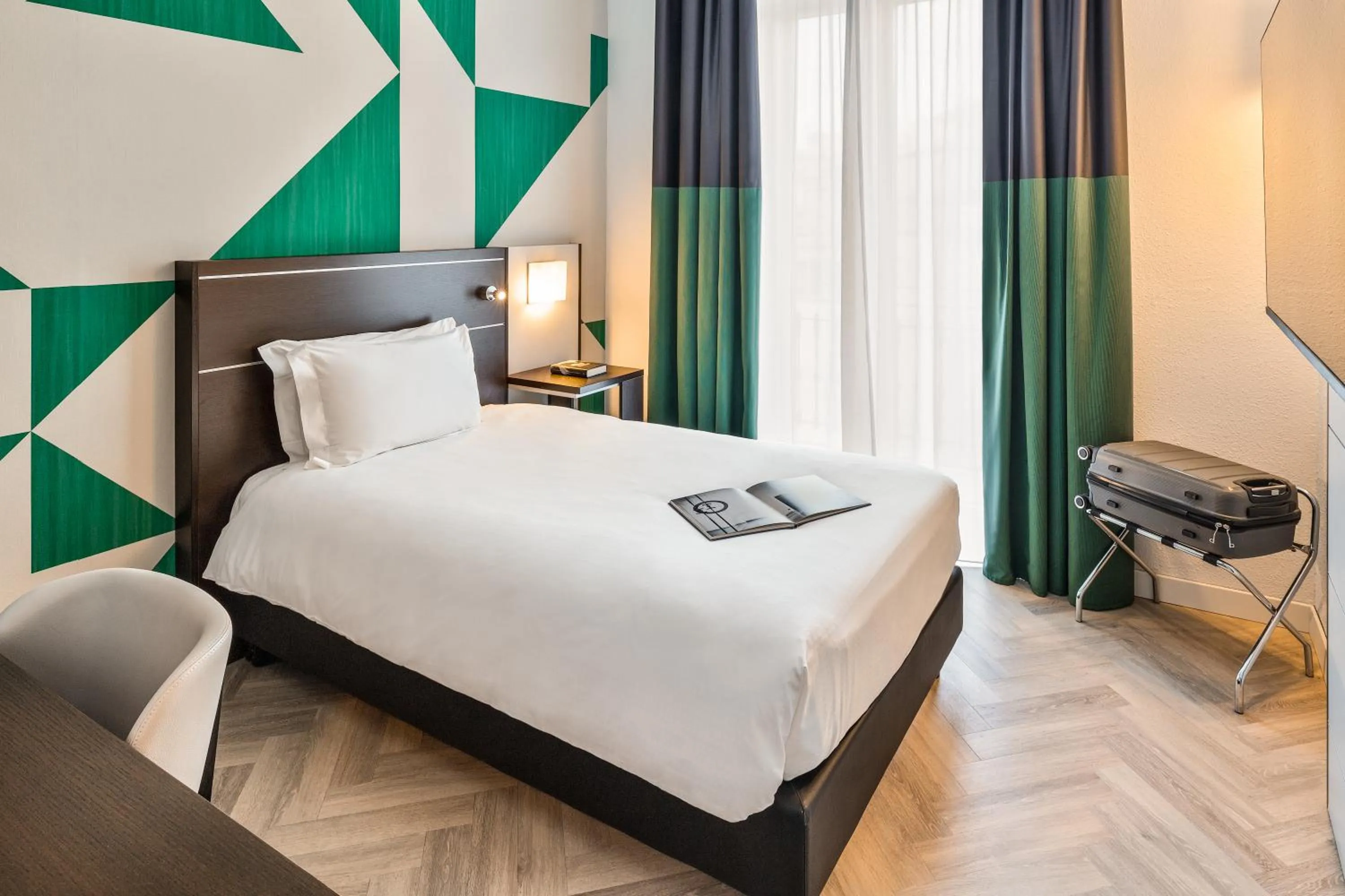 Bedroom, Bed in Mercure Napoli Centro Angioino