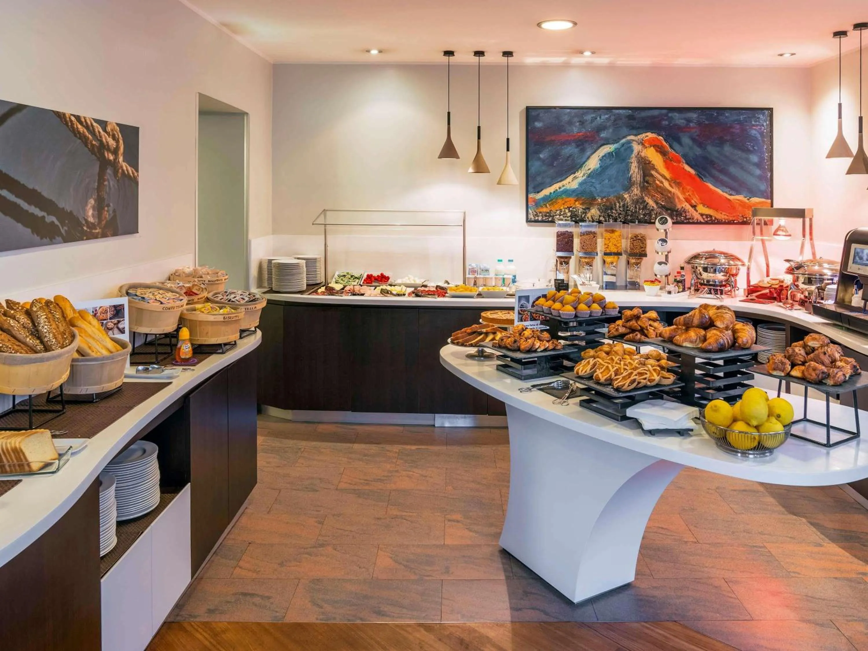 Breakfast in Mercure Napoli Centro Angioino