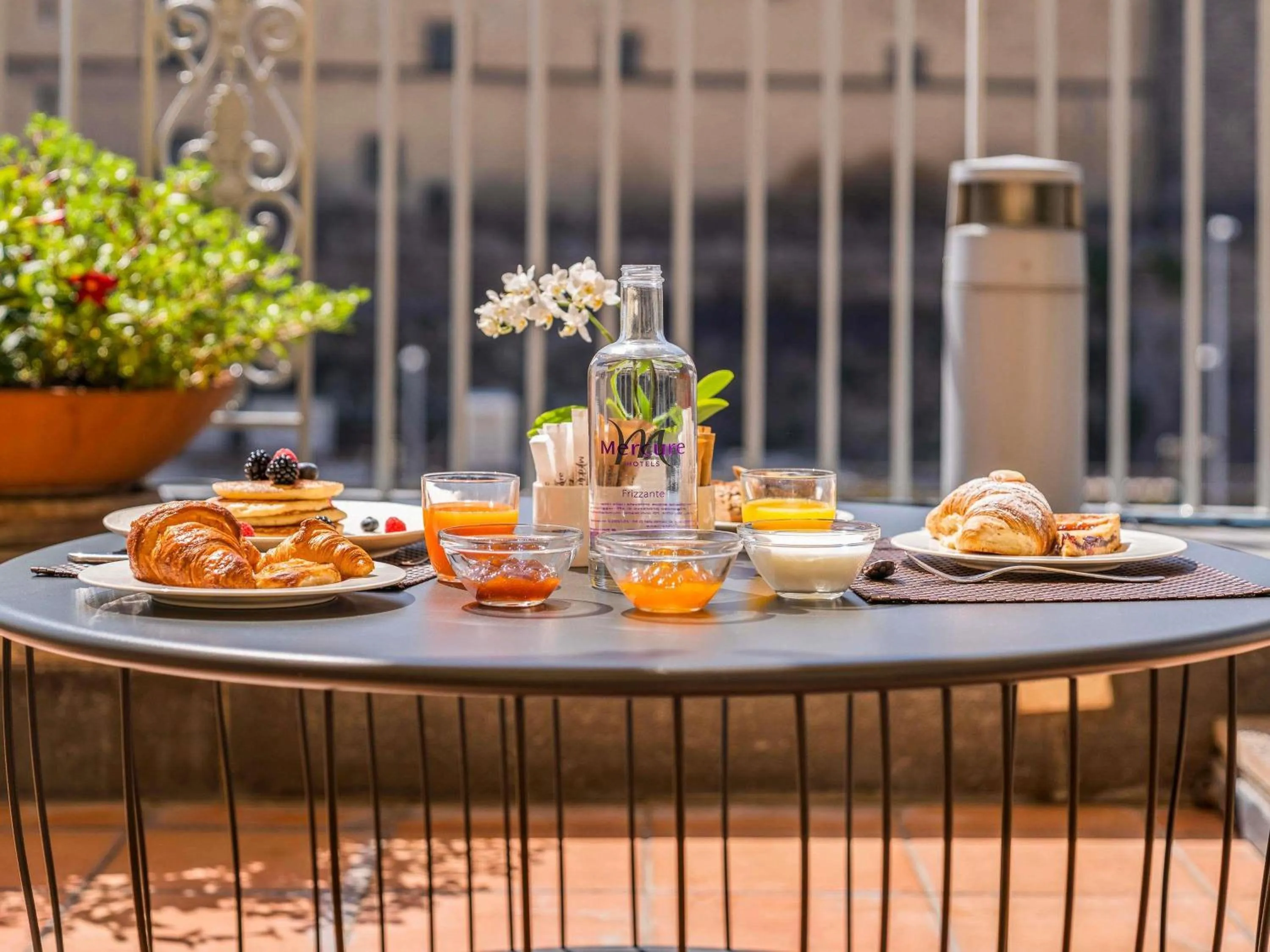 Breakfast in Mercure Napoli Centro Angioino