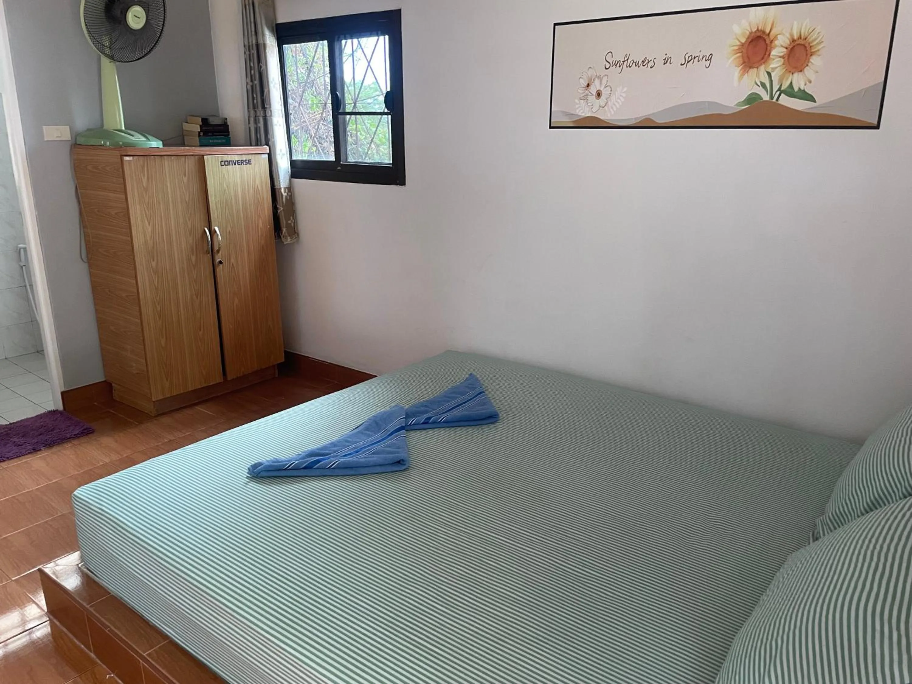 Bedroom, Bed in Lonely Beach Pool Resort