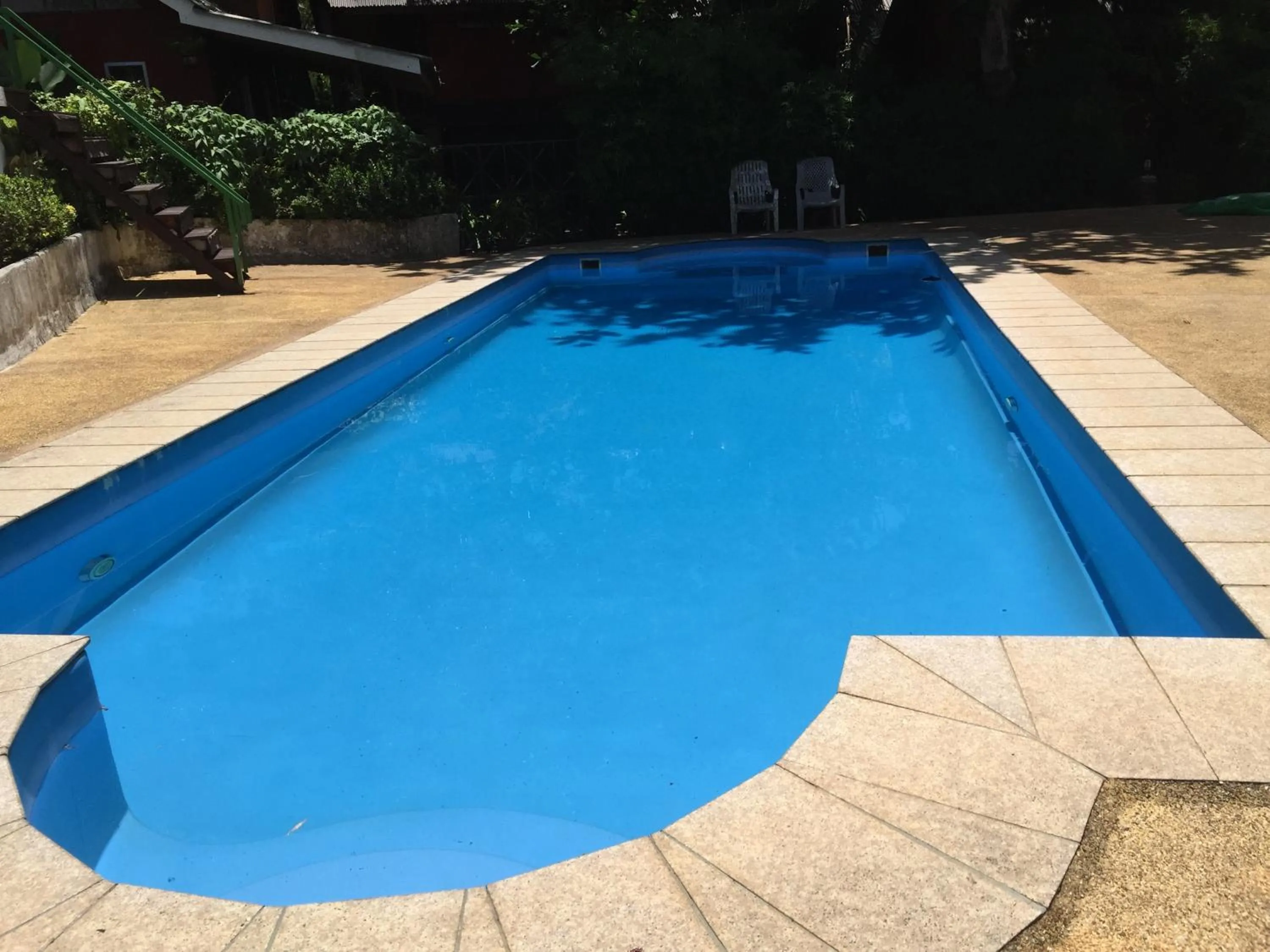 Swimming pool in Lonely Beach Pool Resort