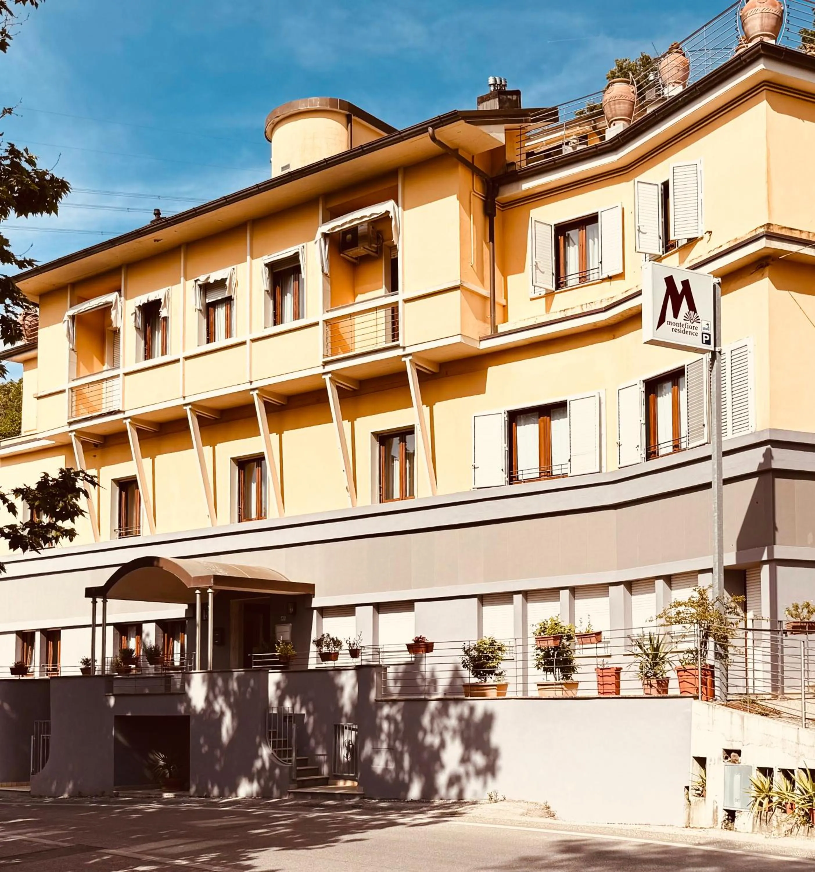 Property building in Residence Montefiore