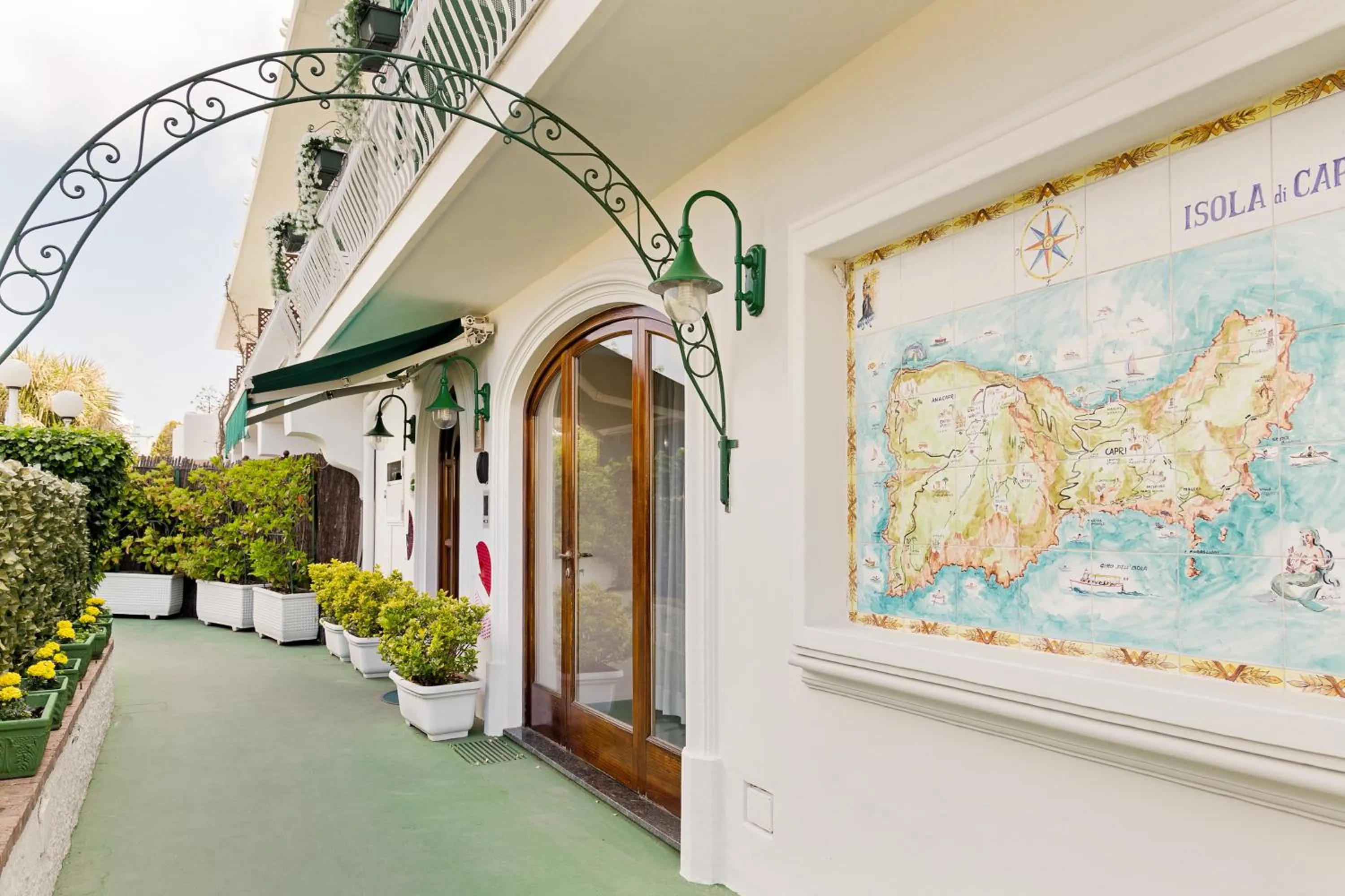 Property building in Hotel Carmencita