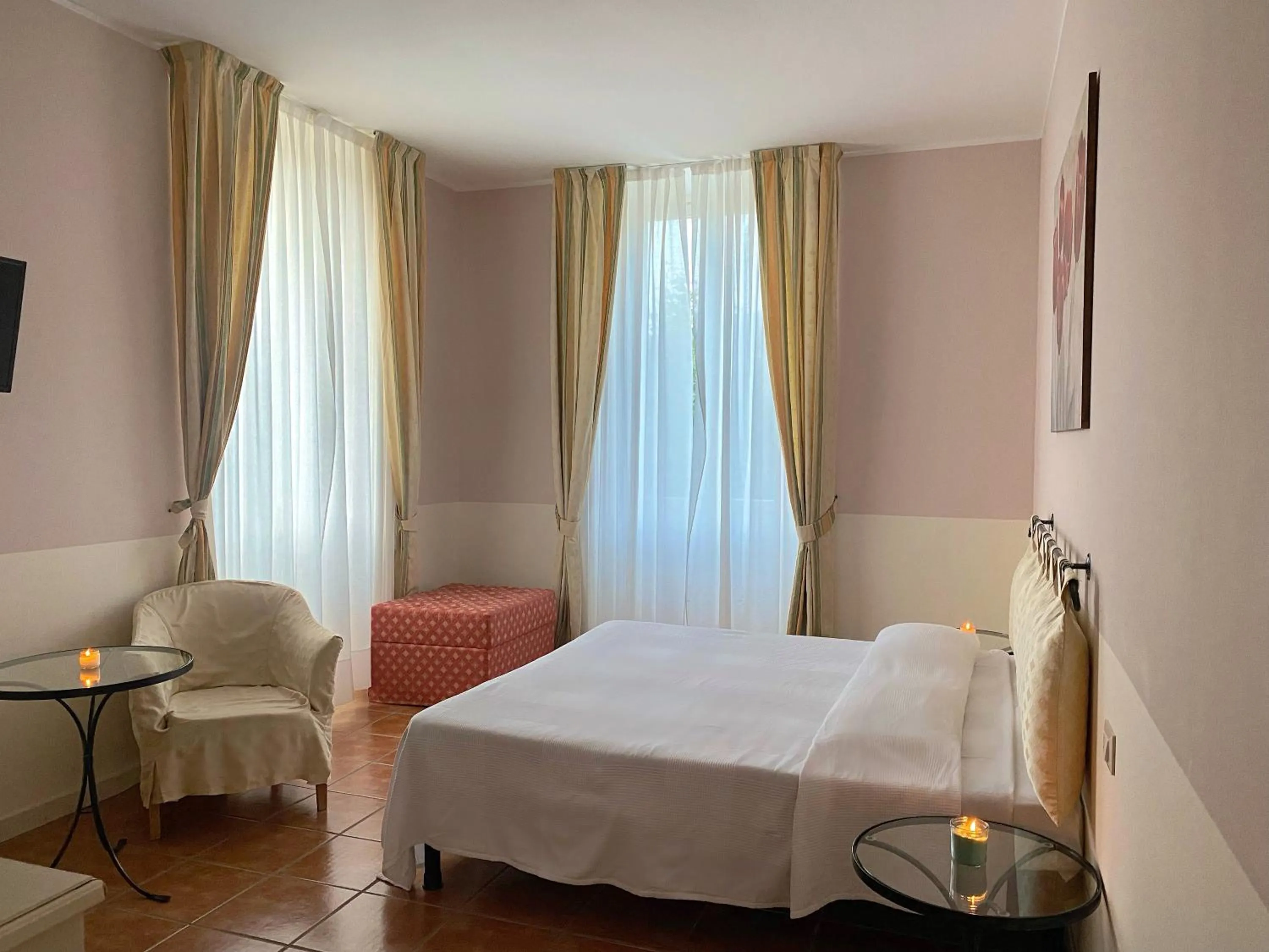 Bed in Caroline Hotel