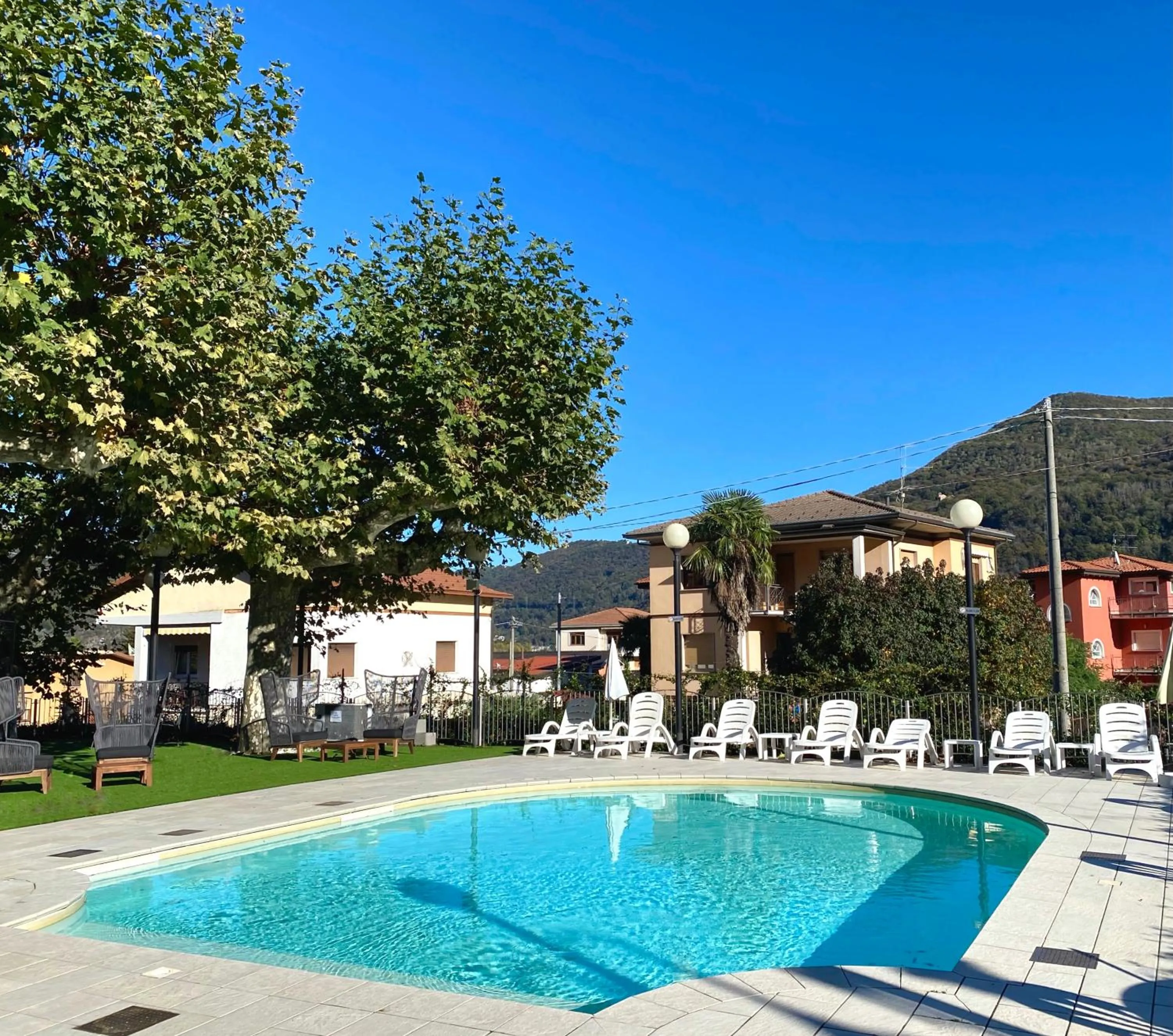 Garden in Caroline Hotel