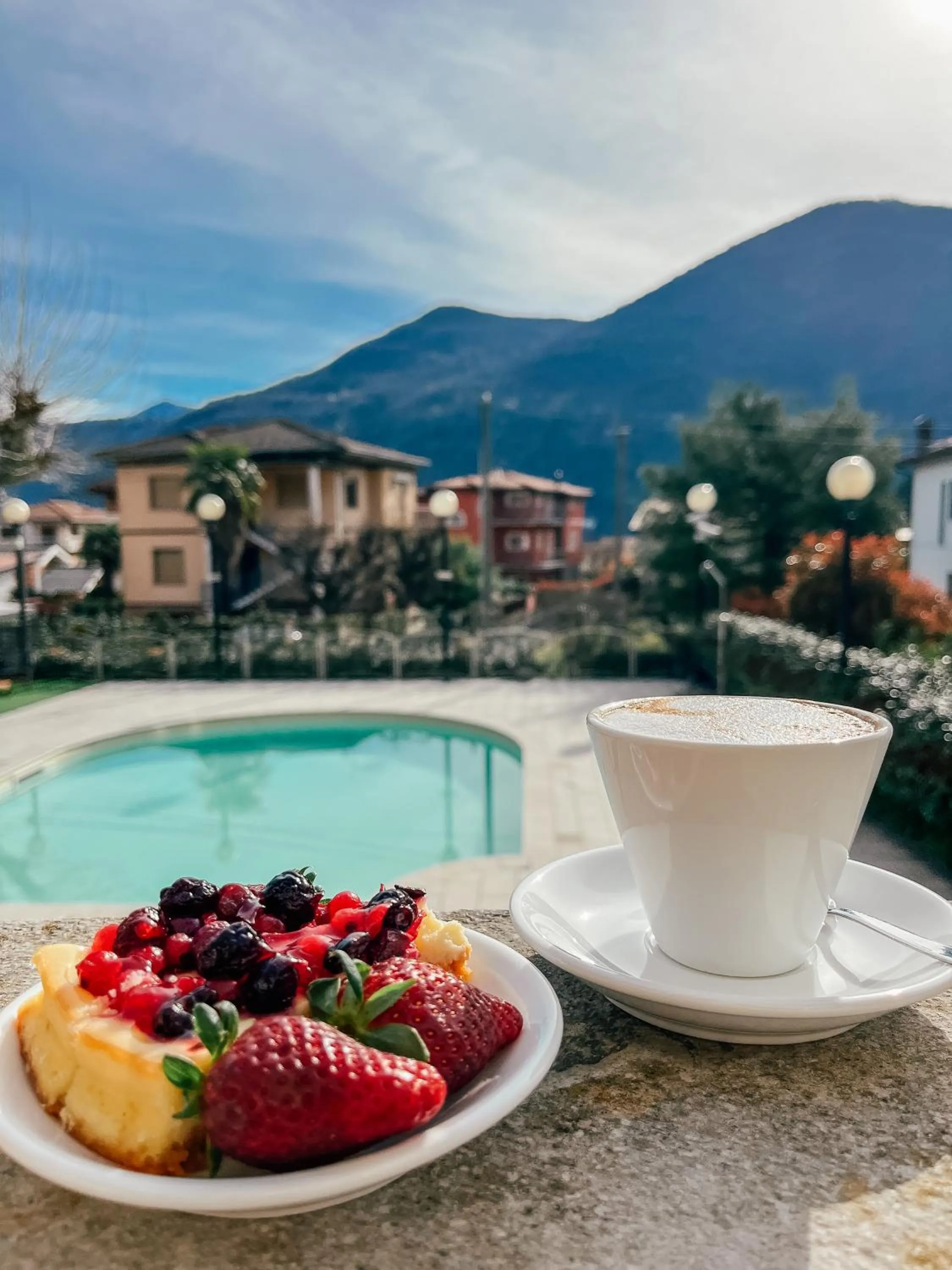 Swimming pool in Caroline Hotel