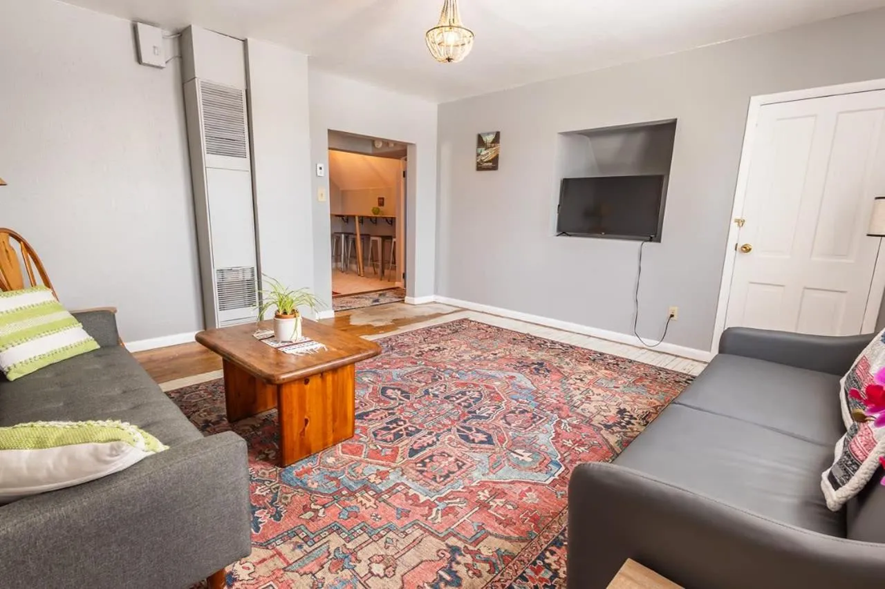 New Listing!! Bright Bohemian Stay