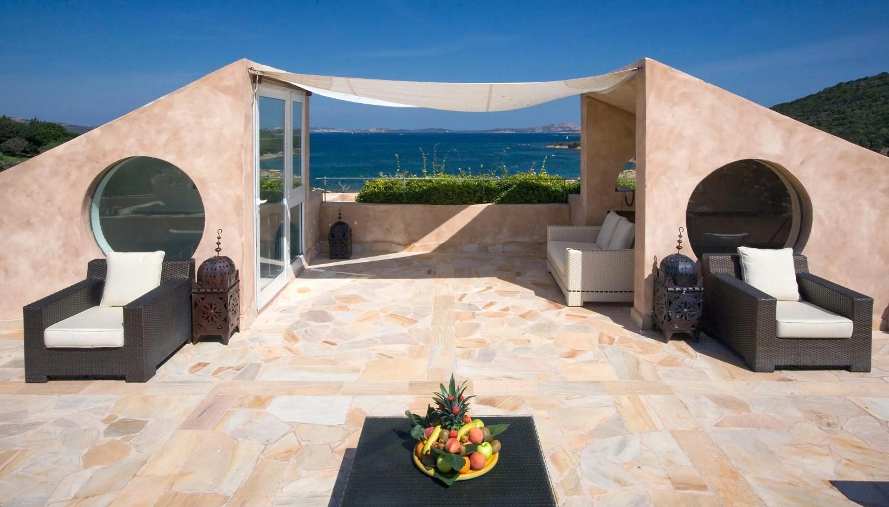 Patio in L'Ea Bianca Luxury Resort