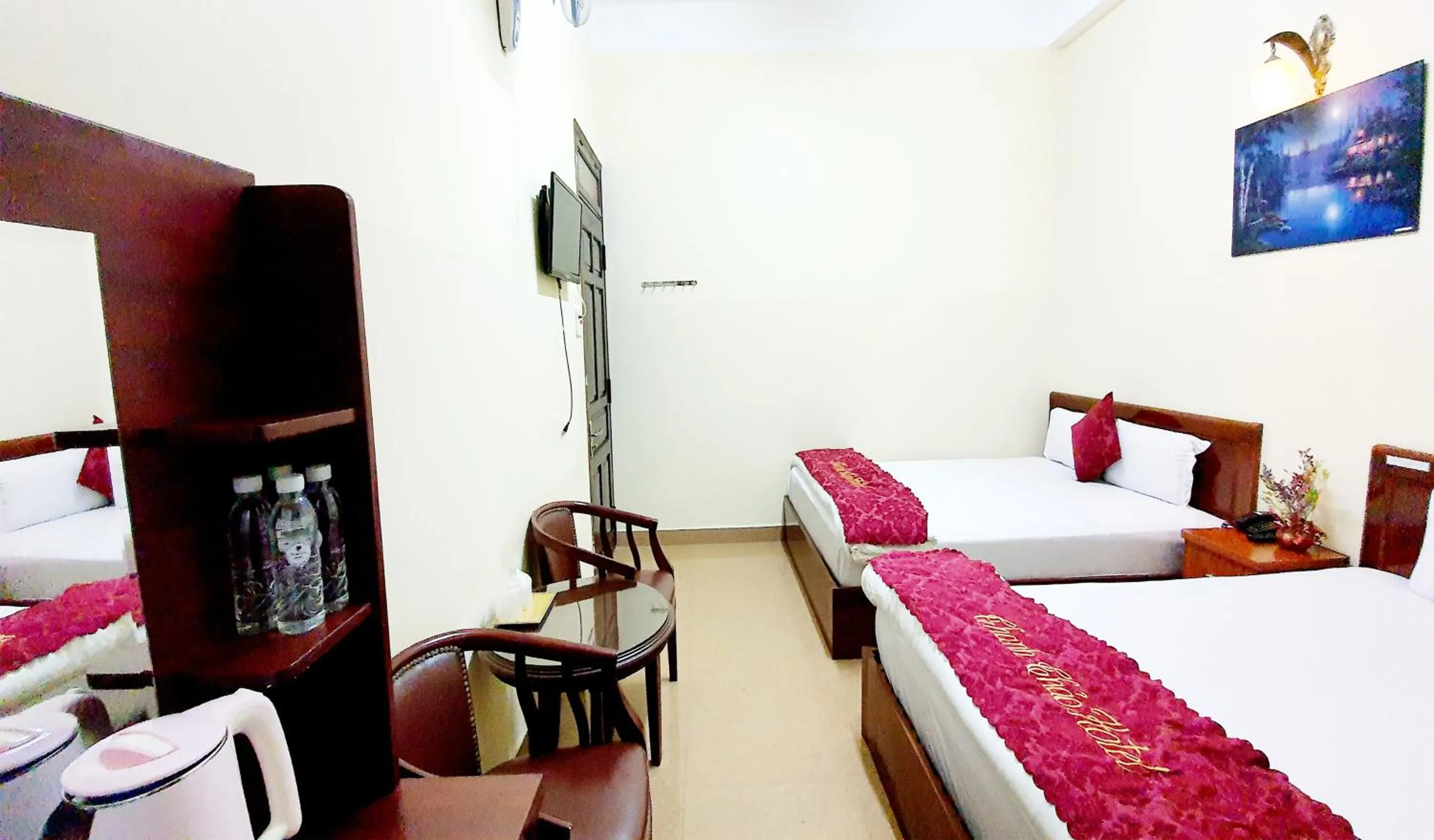 Photo of the whole room, Bed in Thanh Thao Dalat Hotel