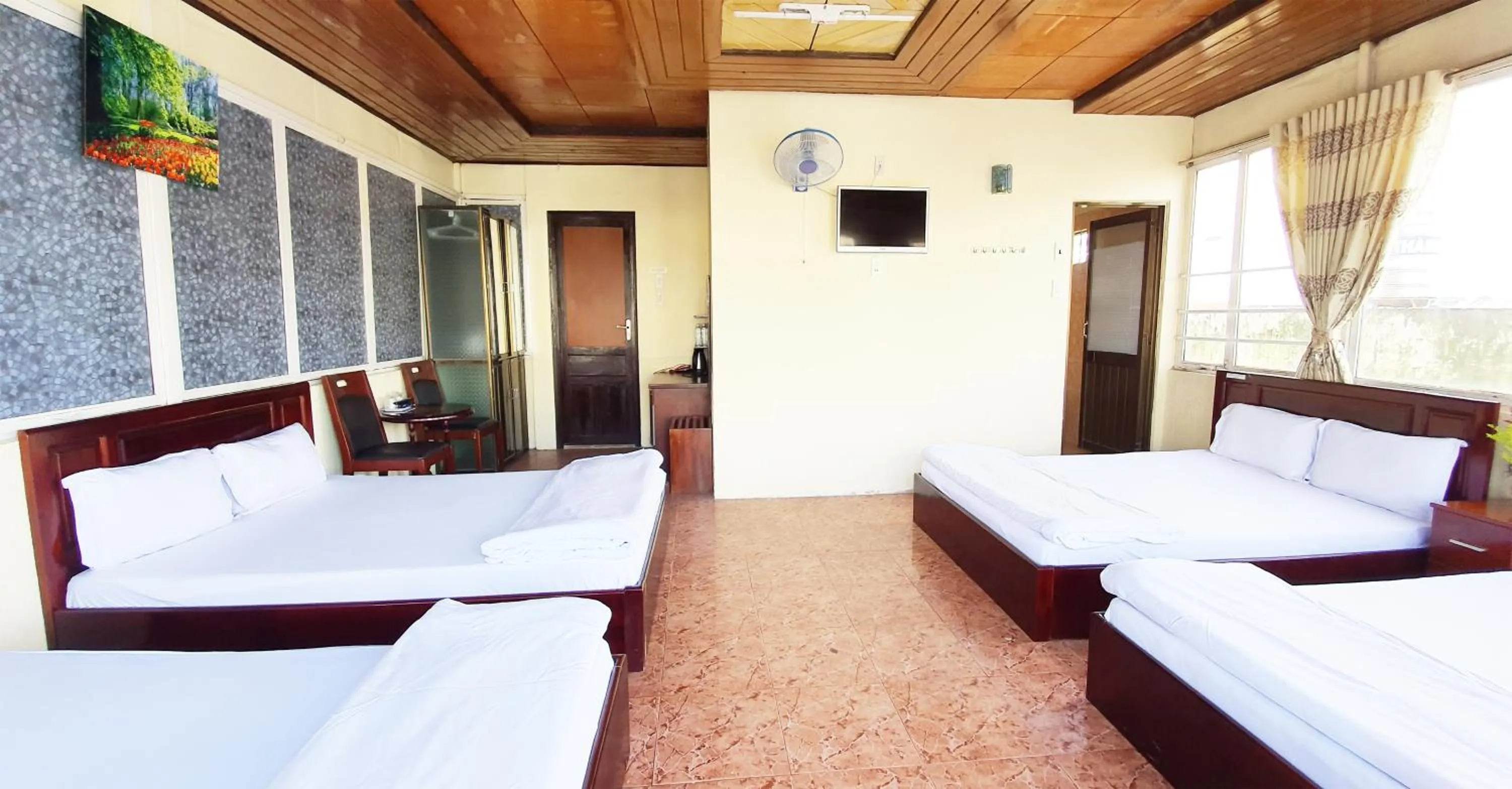 Photo of the whole room, Bed in Thanh Thao Dalat Hotel