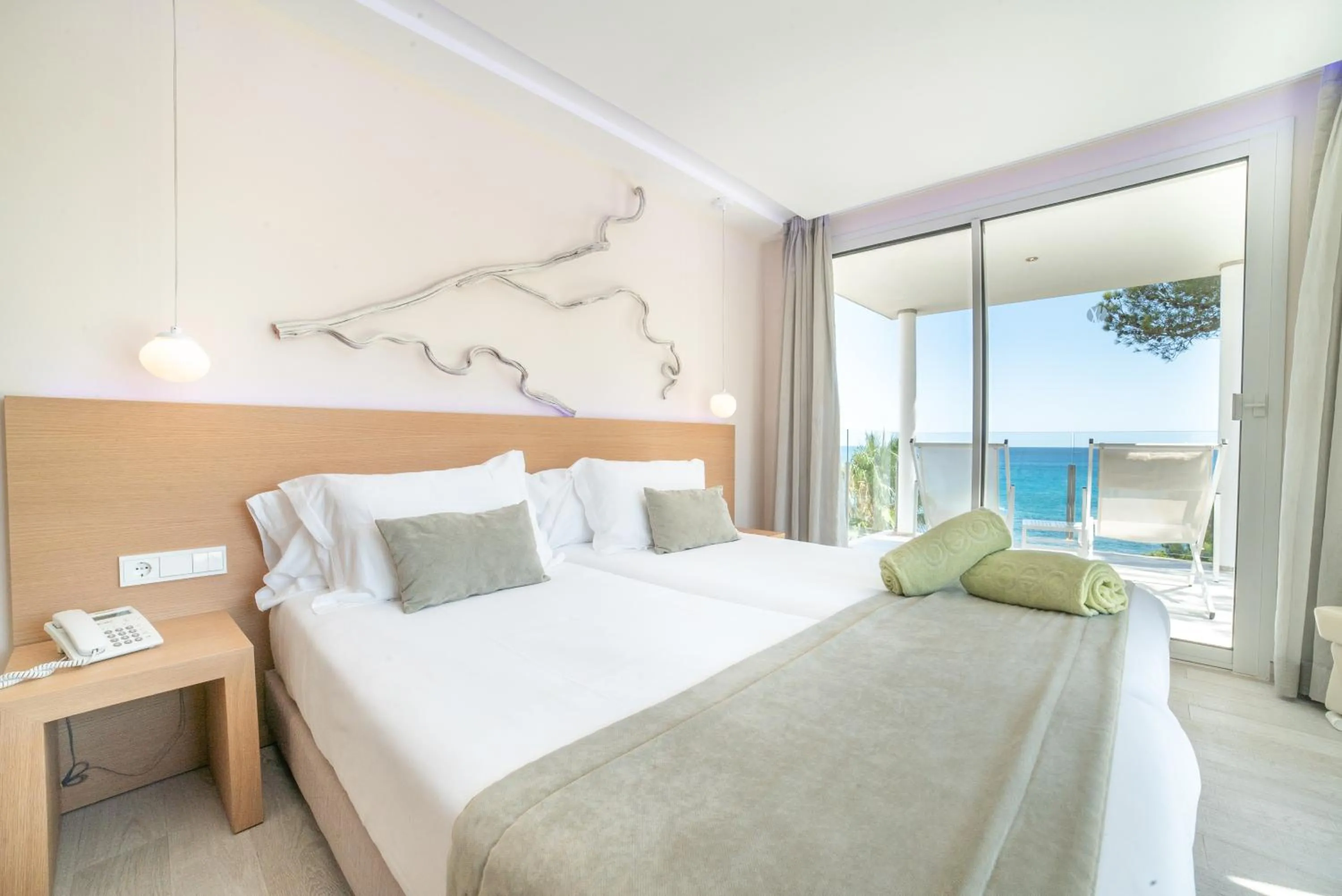 Bed in Melbeach Hotel & Spa - Adults Only