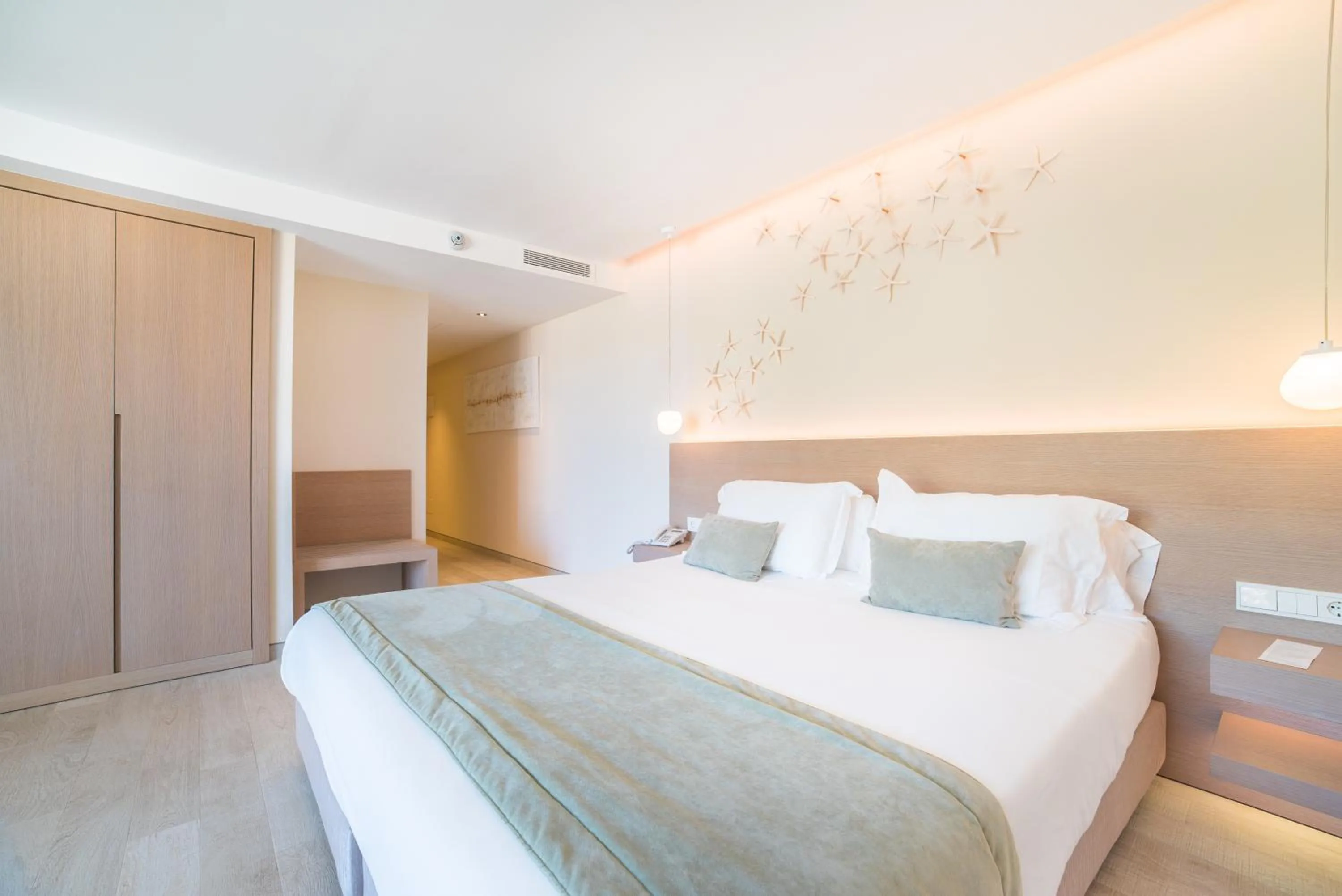 Bed in Melbeach Hotel & Spa - Adults Only