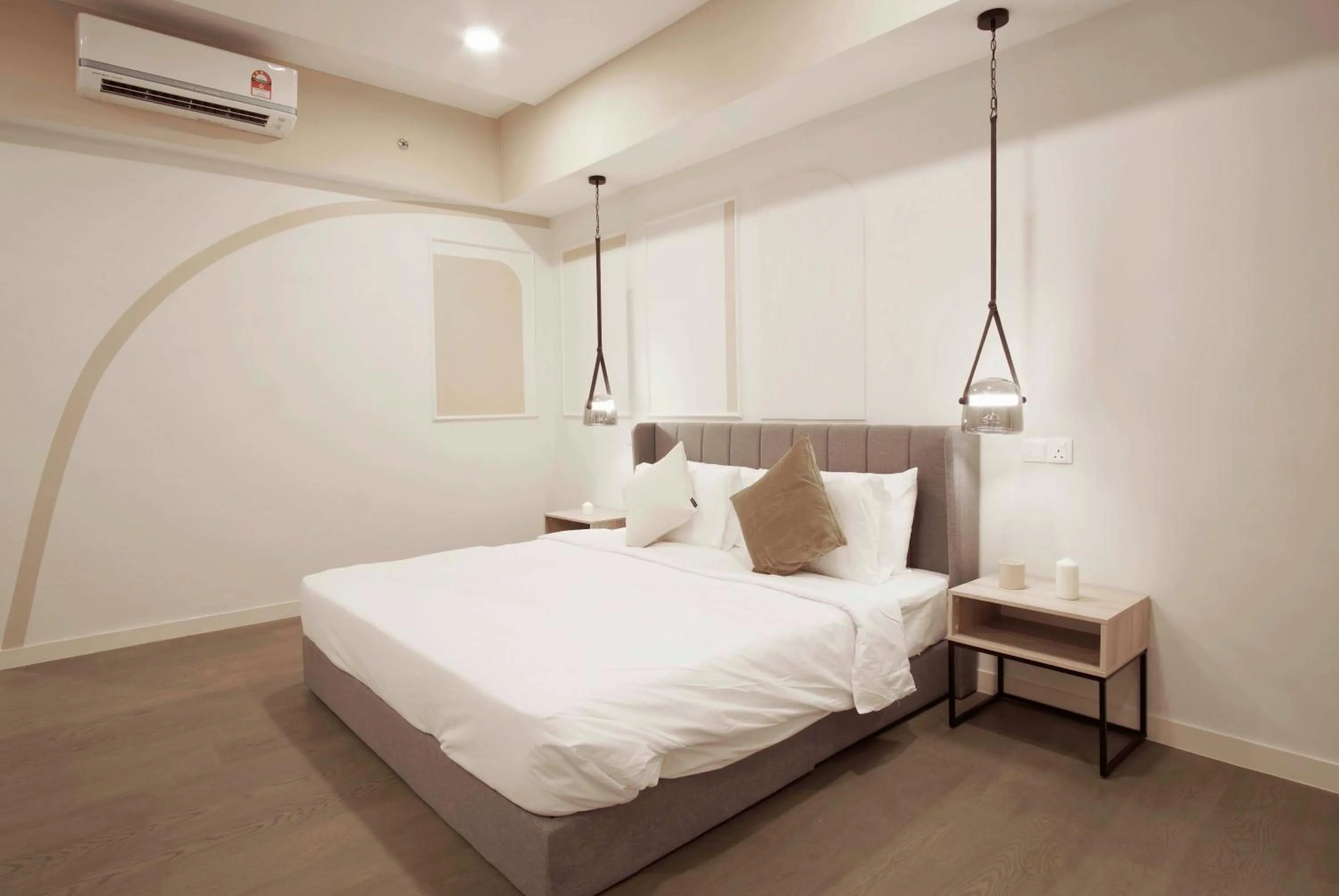 Bed in The Ooak Suites and Residence@ Kiara 163